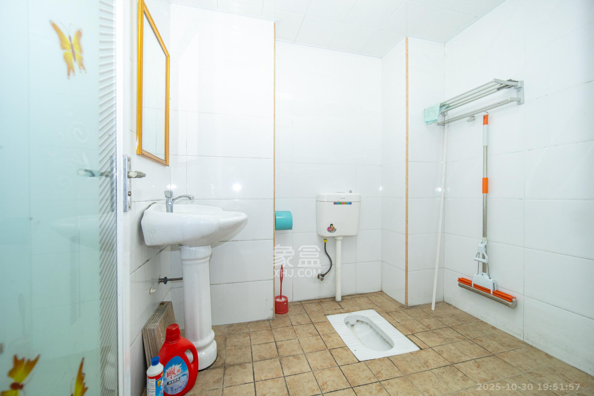 星大峰汇商务楼  1室1厅1卫    1800.0元/月室内图