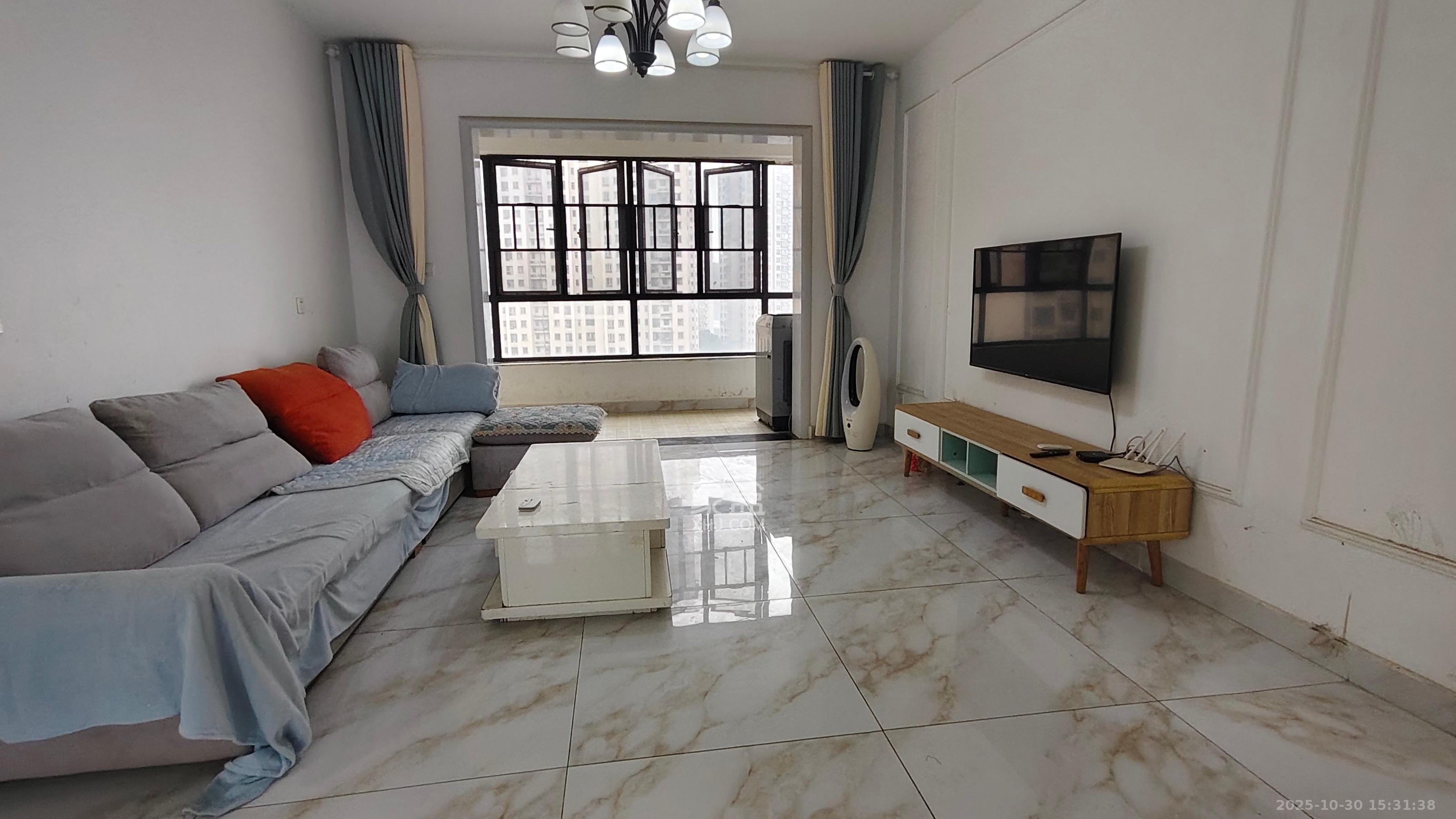 钱隆世家  4室2厅2卫    2600.0元/月 钱隆世家  4室2厅2卫    2600.0元/月