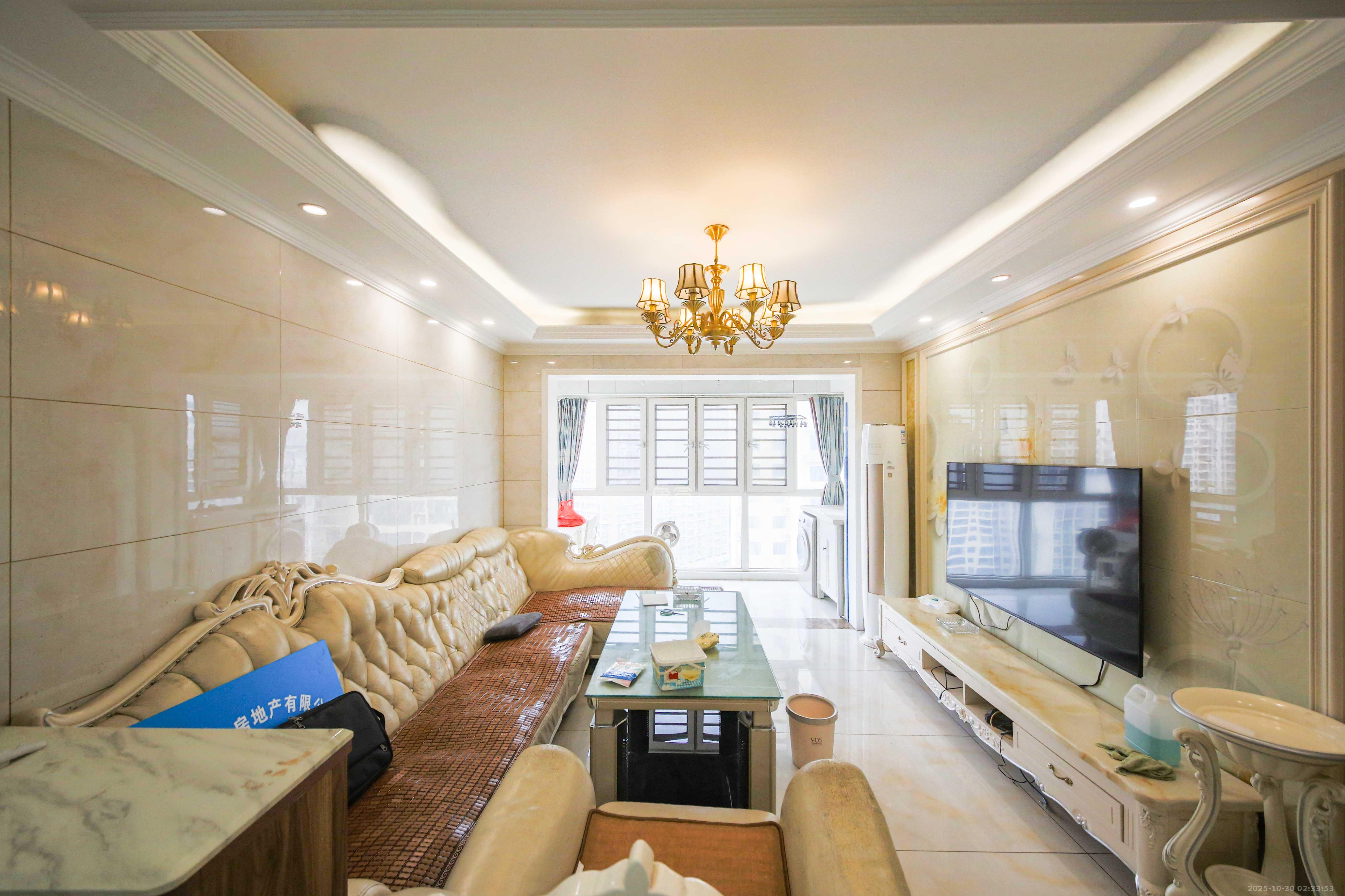 丽水熙园  3室2厅2卫    135.0万客厅