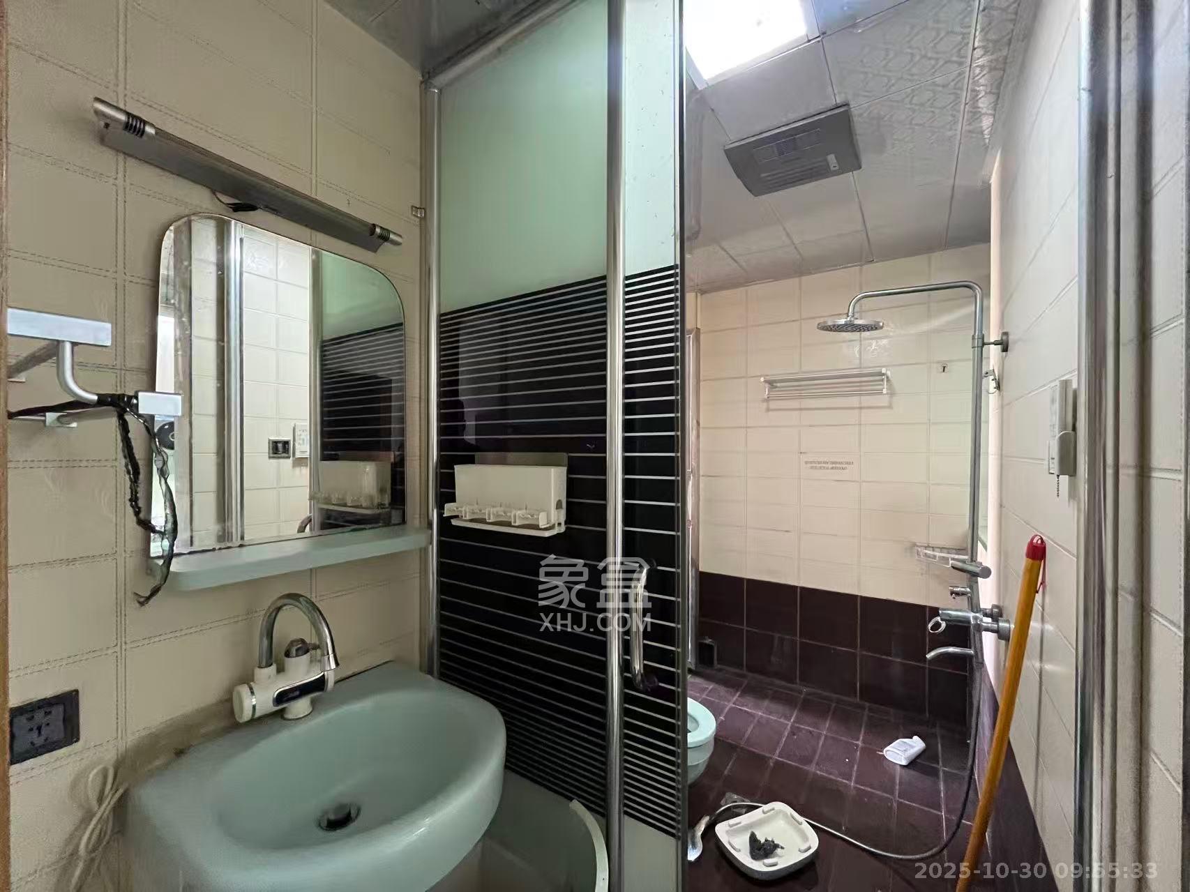 瑞都华庭(华庭美苑)  3室2厅1卫    2200.0元/月 瑞都华庭(华庭美苑)  3室2厅1卫    2200.0元/月室内图