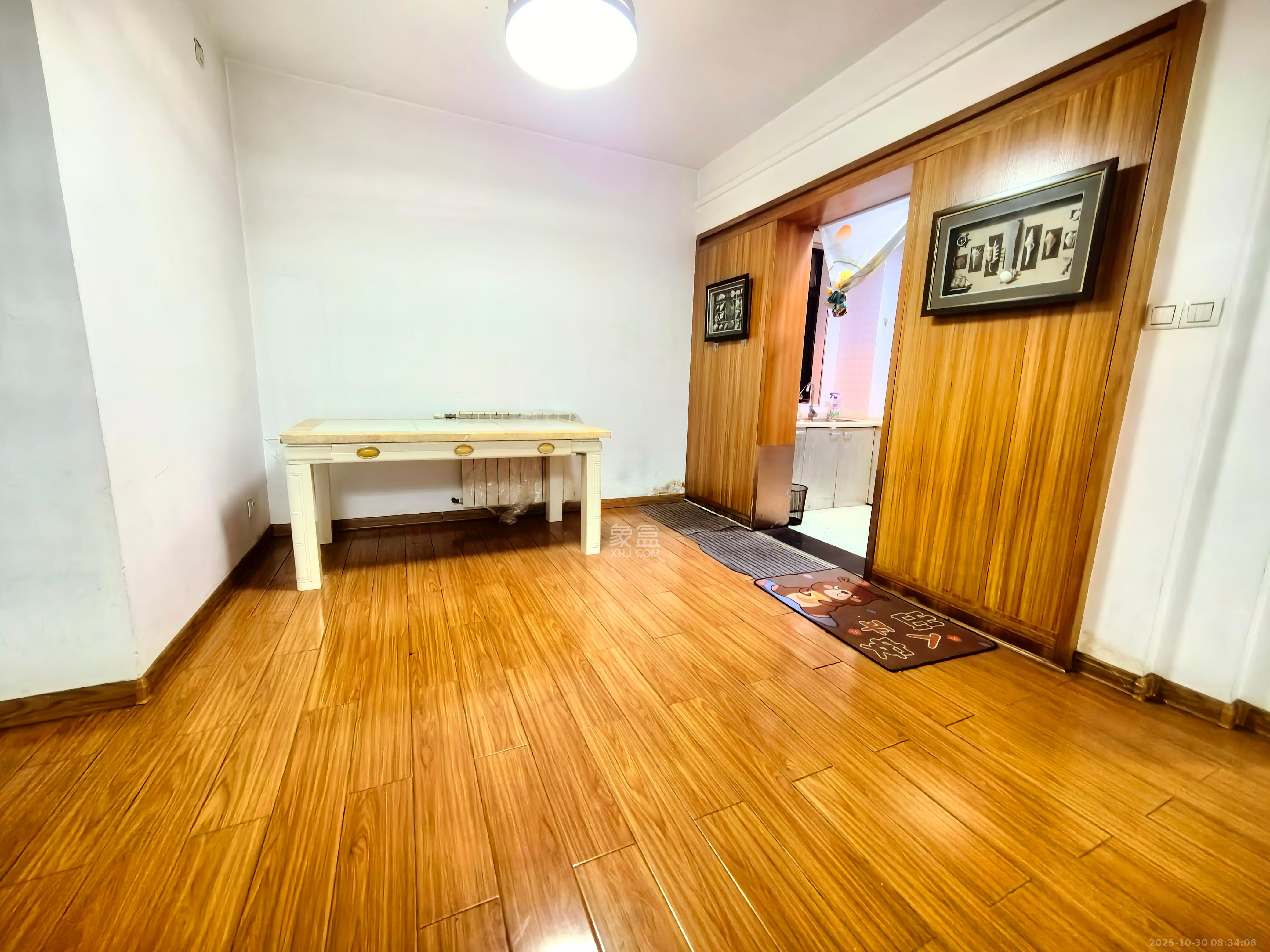 浏阳河畔家园  3室2厅2卫    2600.0元/月室内图