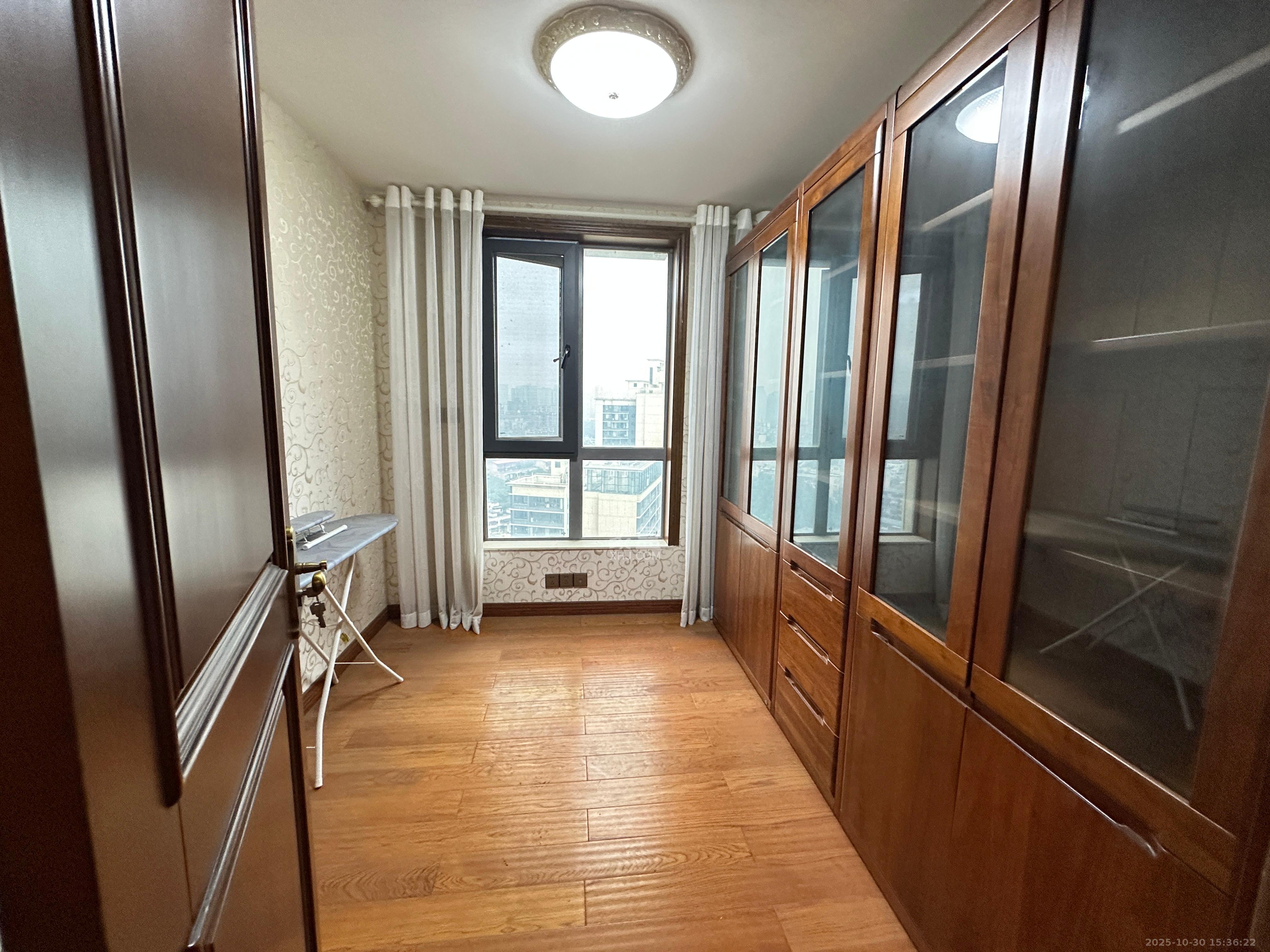 保利国际广场  3室2厅2卫    6500.0元/月室内图