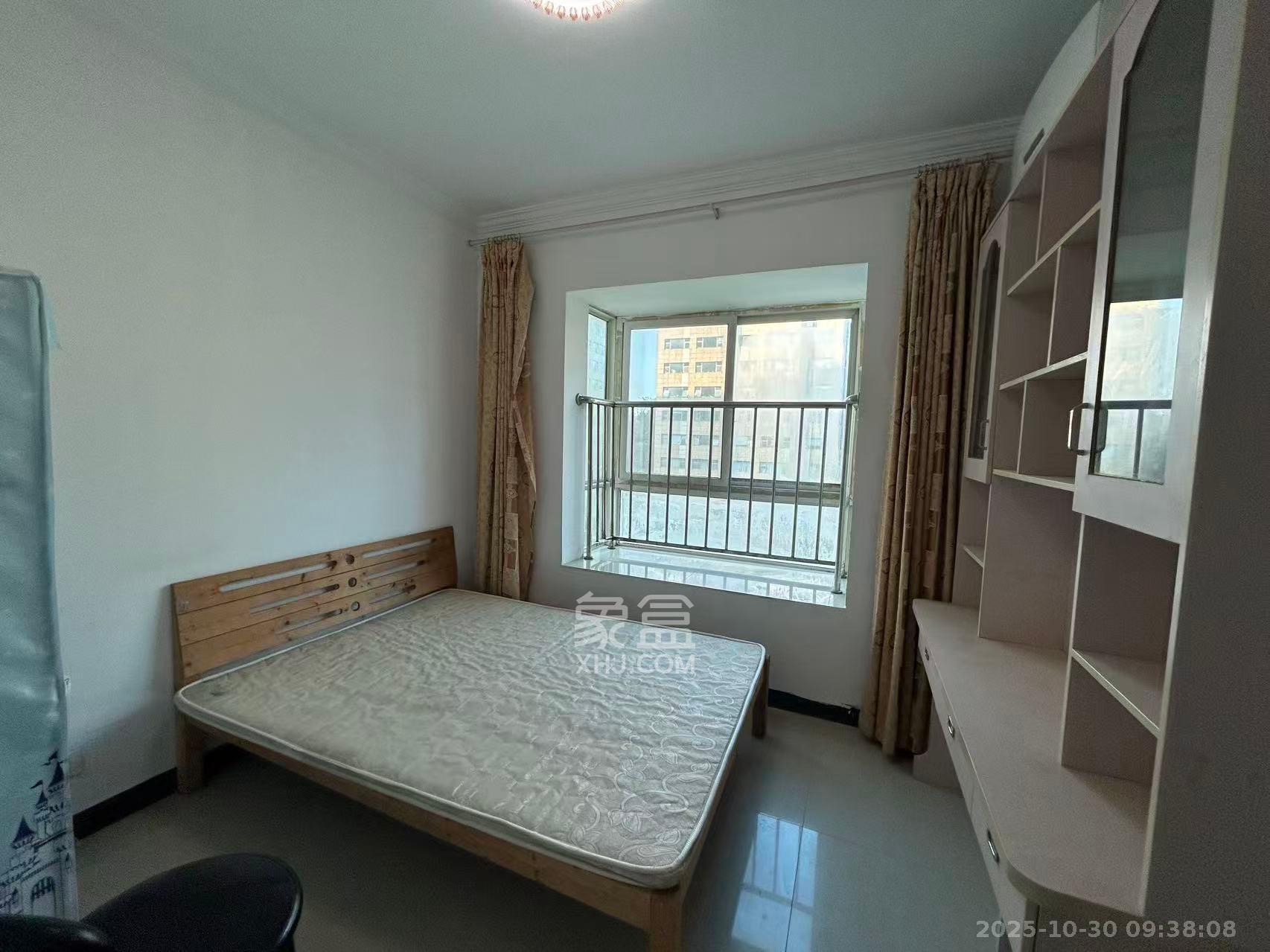 麓谷加州阳光  3室1厅2卫    2400.0元/月 麓谷加州阳光  3室1厅2卫    2400.0元/月室内图