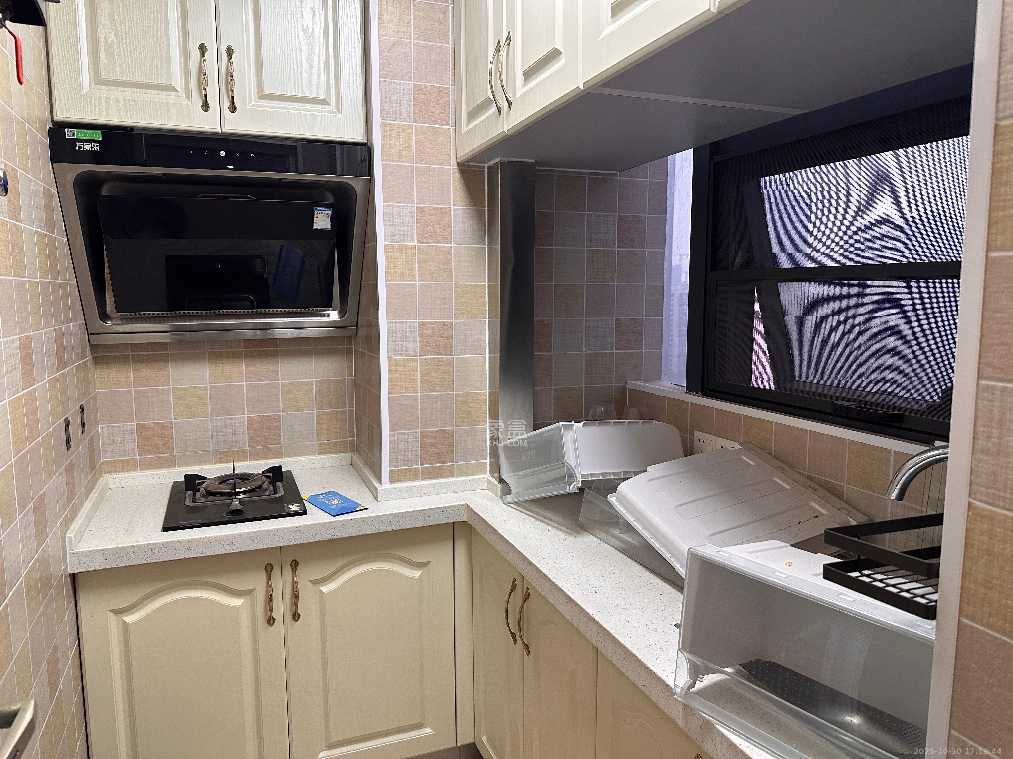 第六都（陆都小区）  1室1厅1卫    2000.0元/月室内图