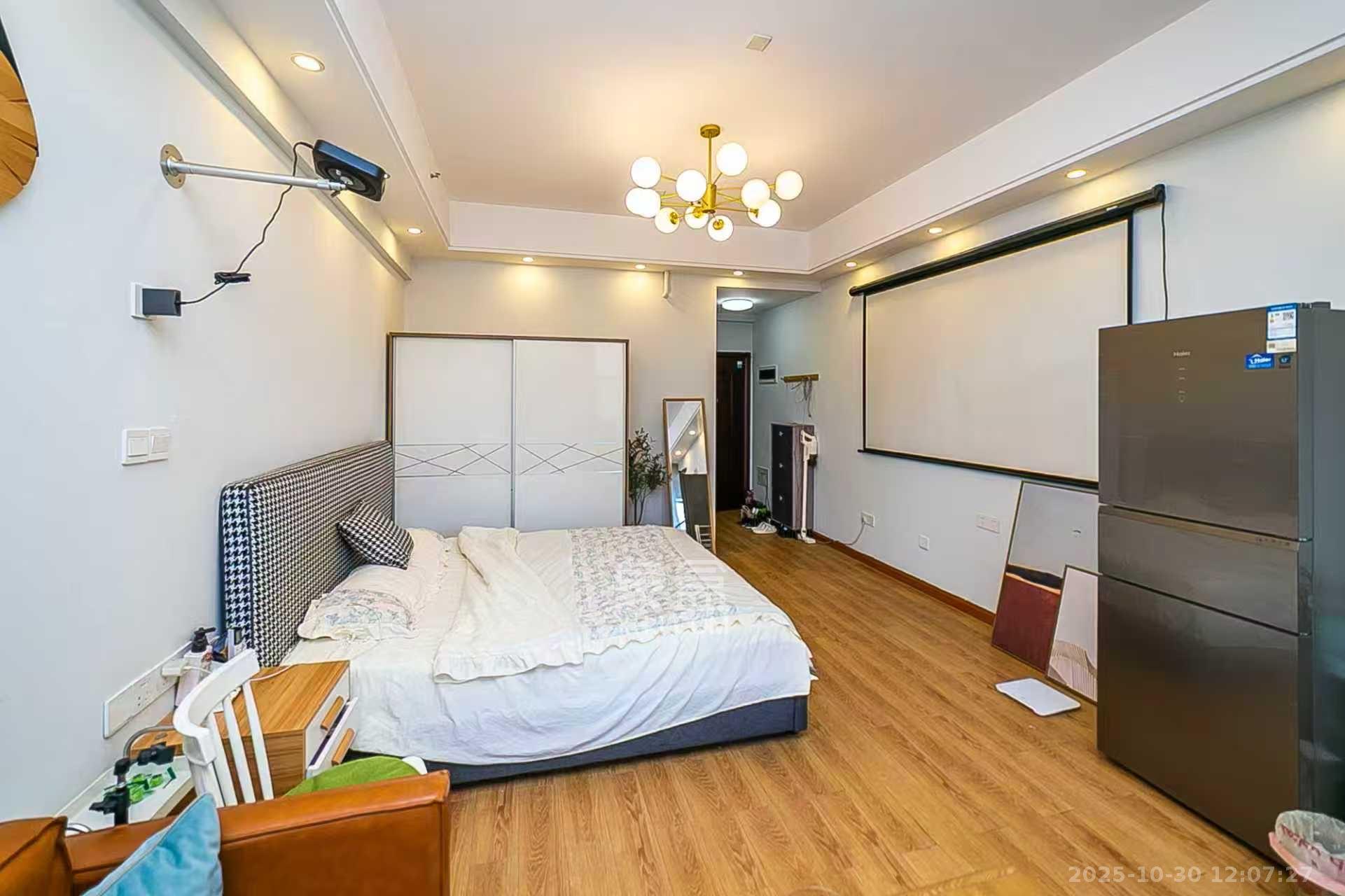 江南华府  1室1厅1卫    1900.0元/月