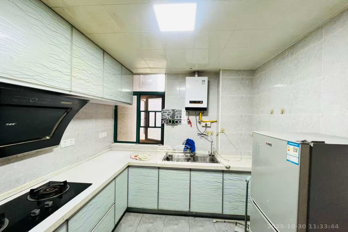 克拉美丽山庄(晟领国际)  2室2厅1卫    2100.0元/月 克拉美丽山庄(晟领国际)  2室2厅1卫    2100.0元/月室内图