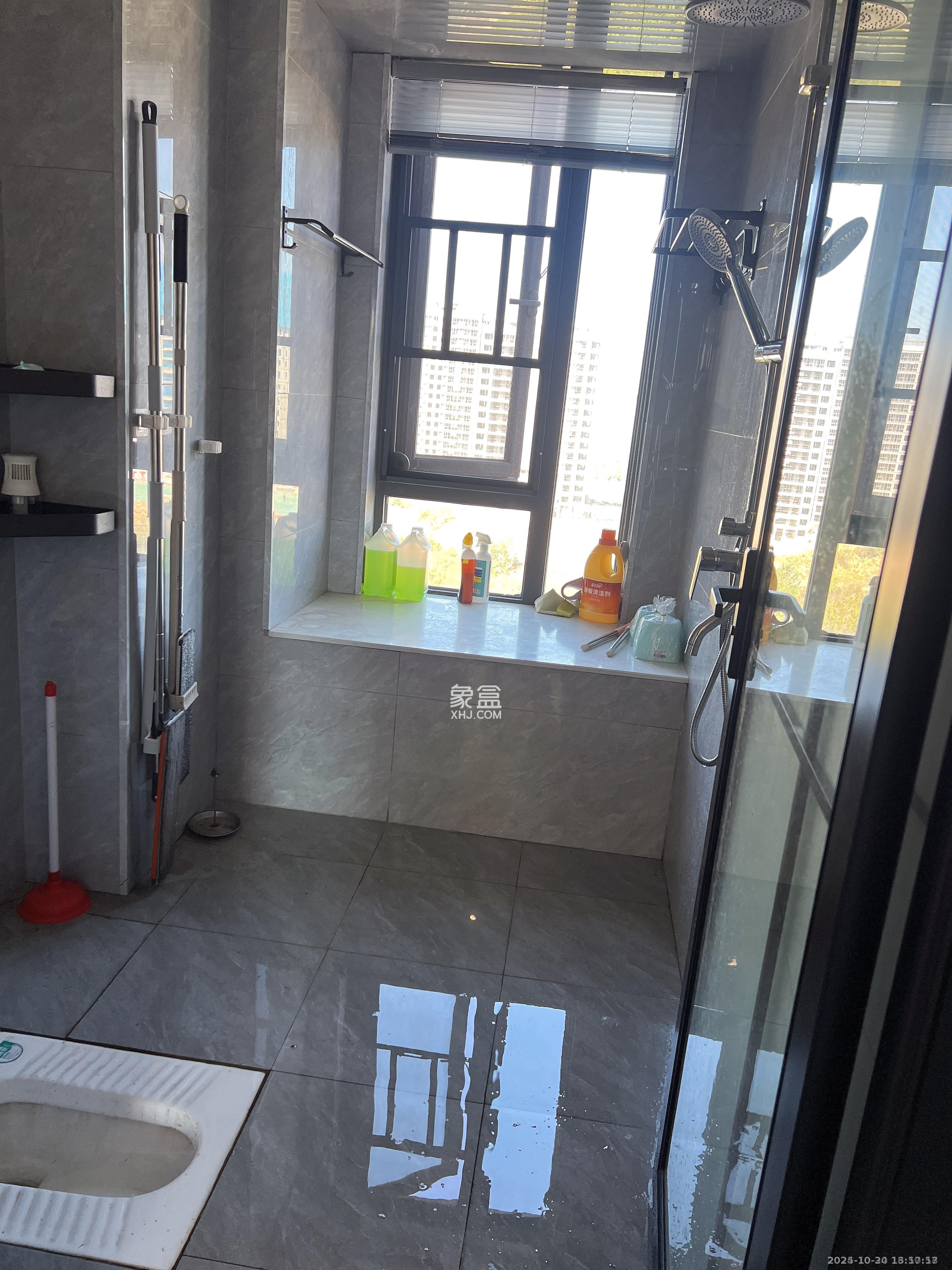 绿城美的明月江南  4室2厅0卫    3000.0元/月 绿城美的明月江南  4室2厅0卫    3000.0元/月室内图