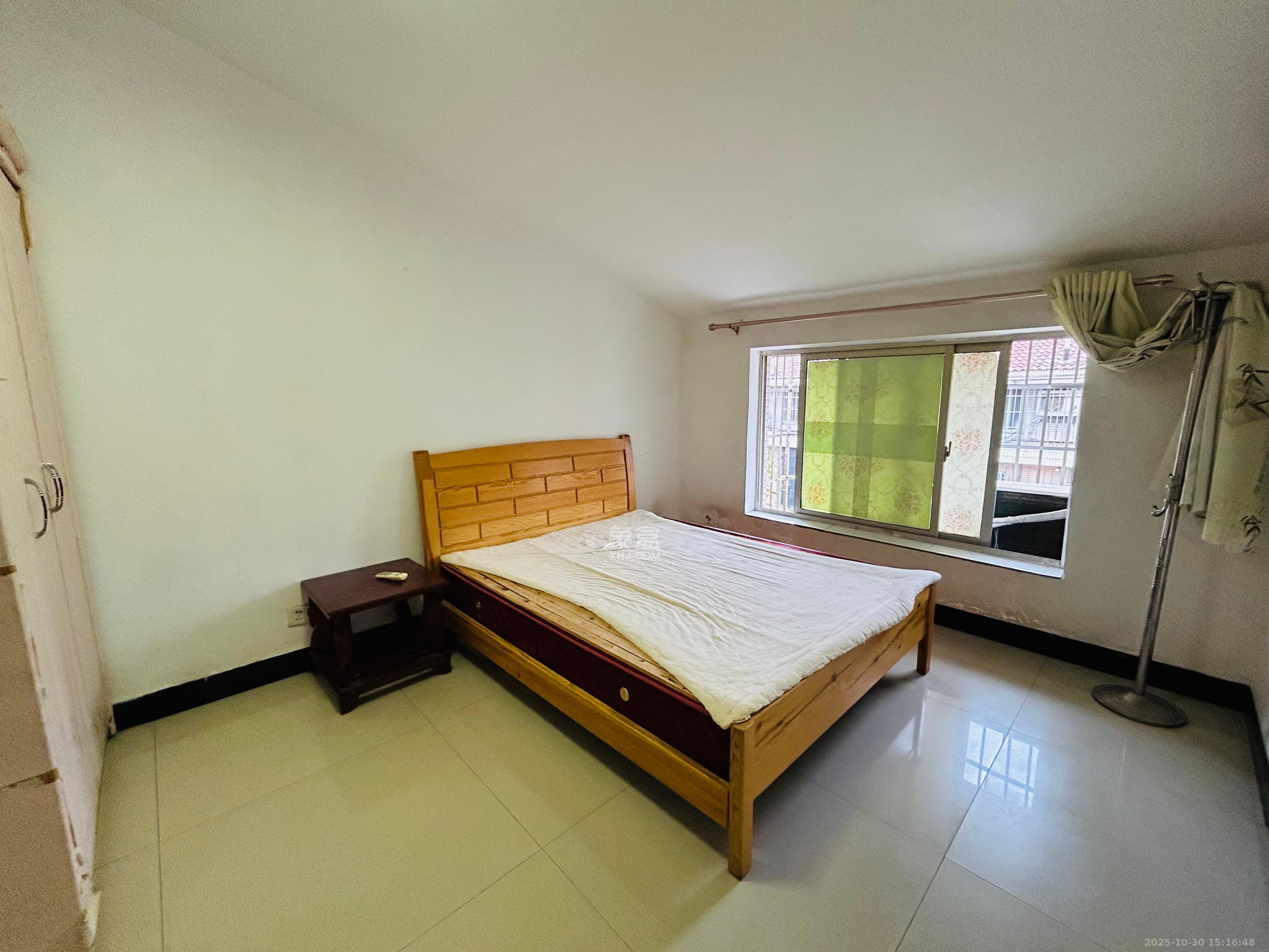 黄泥塘小区  1室0厅0卫    1100.0元/月 黄泥塘小区  1室0厅0卫    1100.0元/月室内图