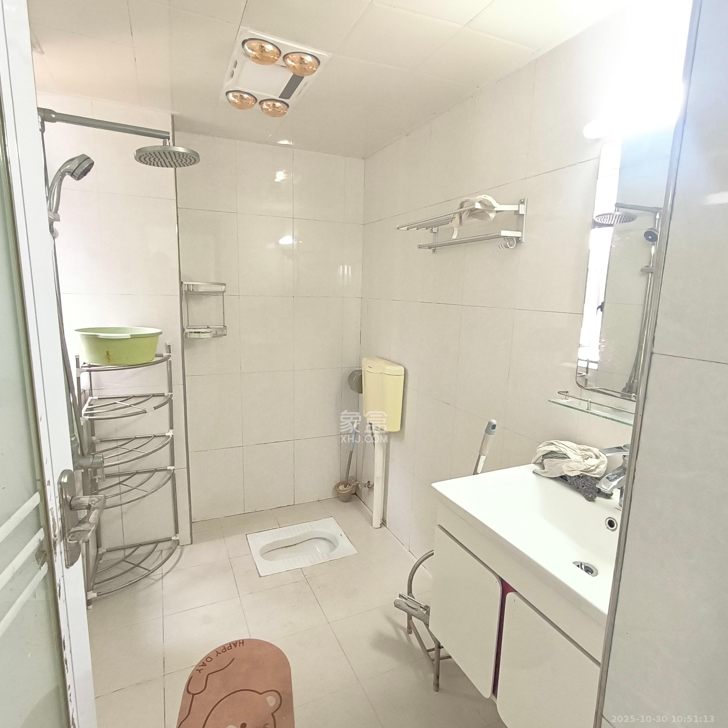 高鑫麓城  2室1厅1卫    2400.0元/月室内图