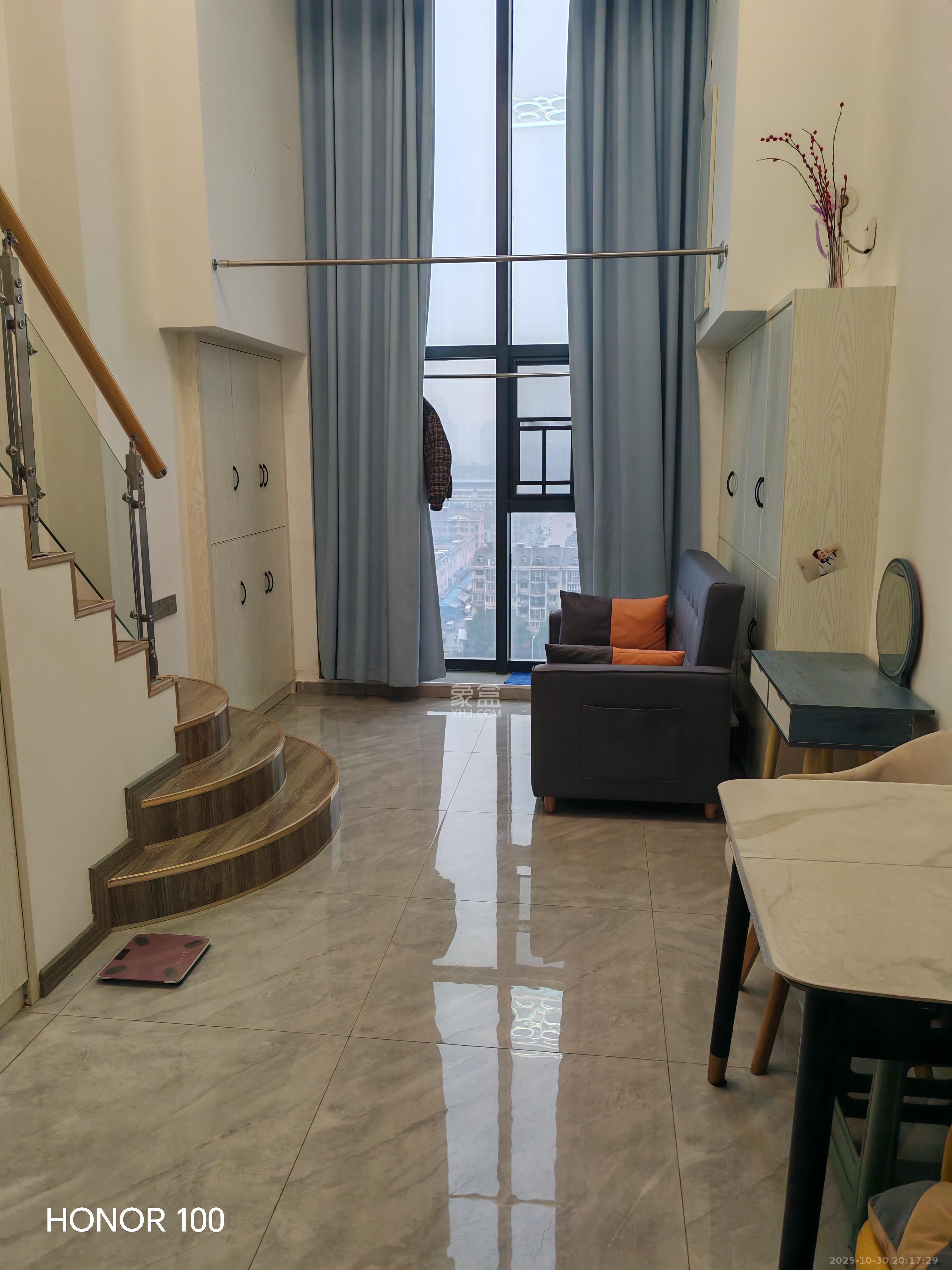 东盈商业广场(华泉城市广场)  1室0厅0卫    2000.0元/月 东盈商业广场(华泉城市广场)  1室0厅0卫    2000.0元/月