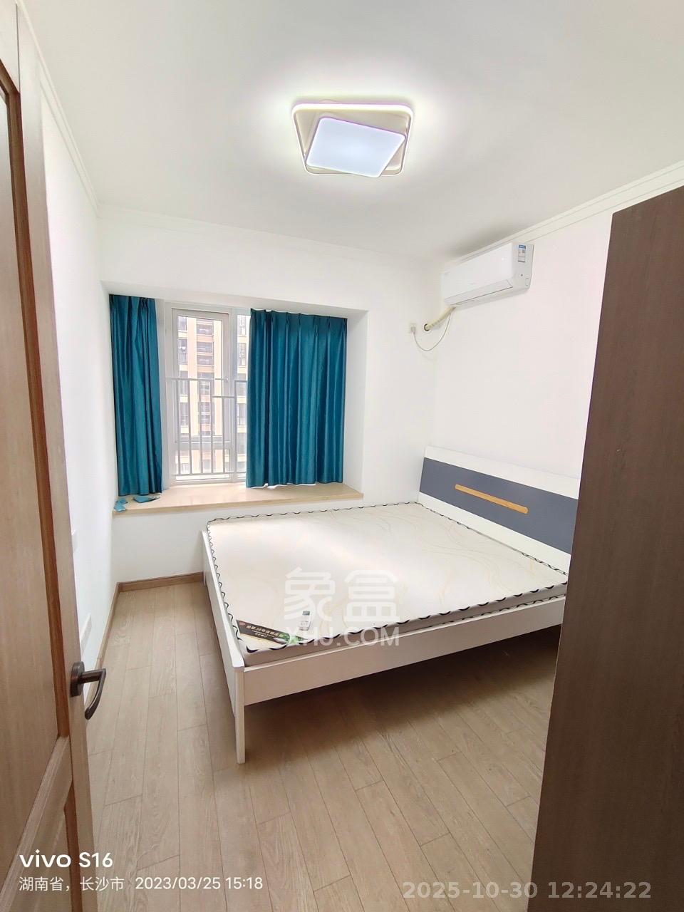 金地铂悦  4室2厅2卫    2800.0元/月室内图