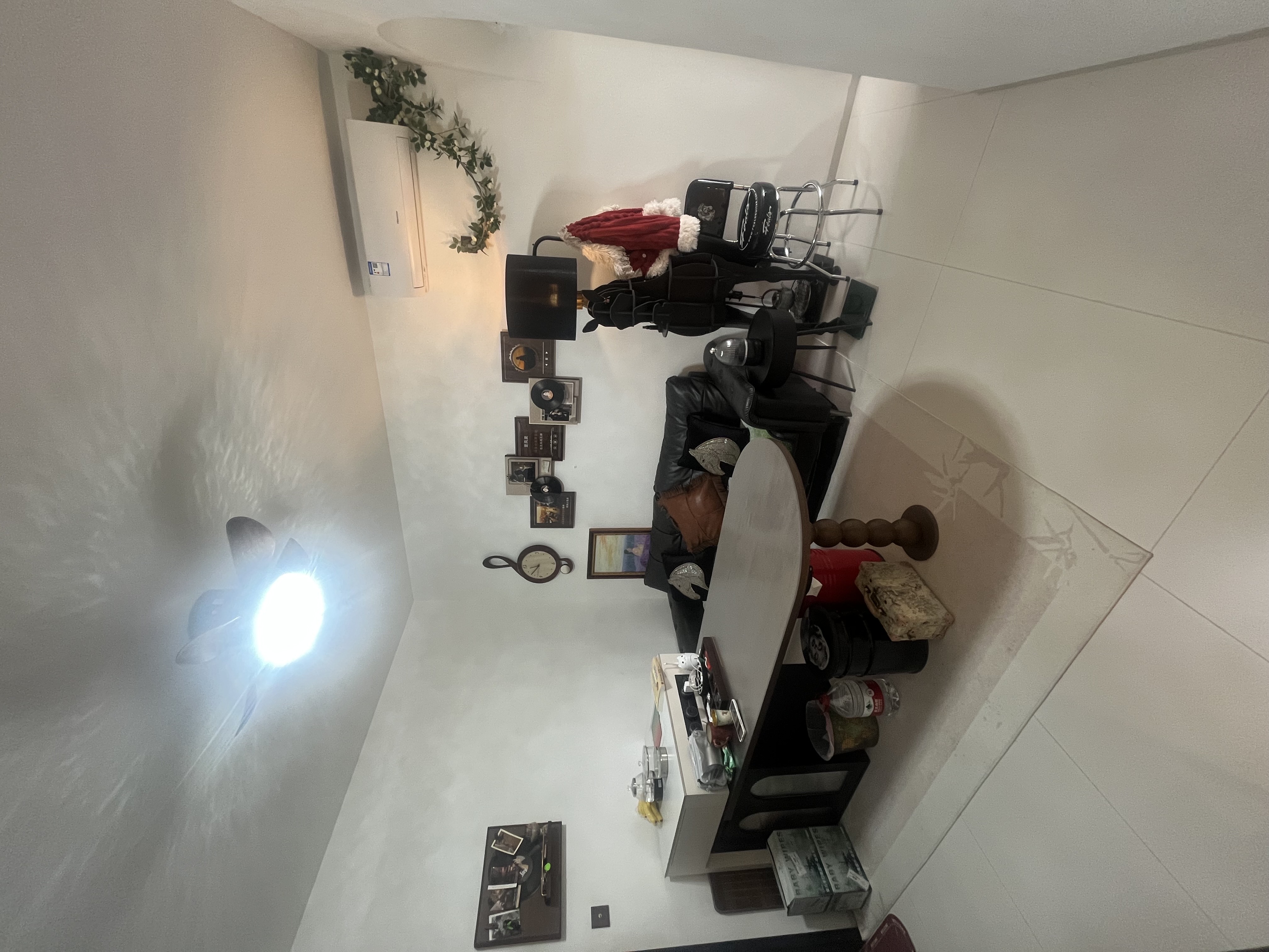 壹号公馆  1室0厅0卫    35.0万客厅