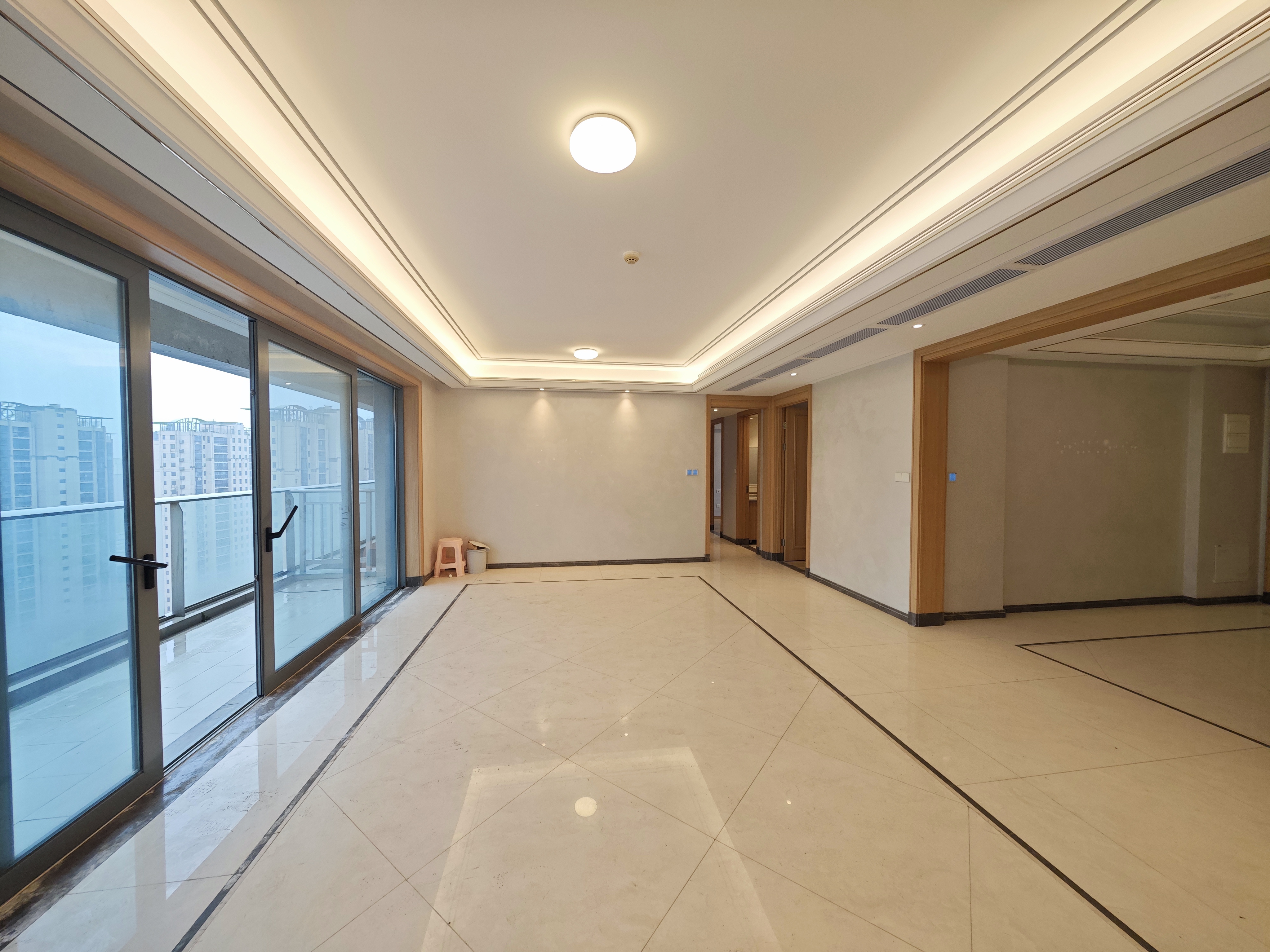 龙兴公馆  3室2厅2卫    7000.0元/月室内图