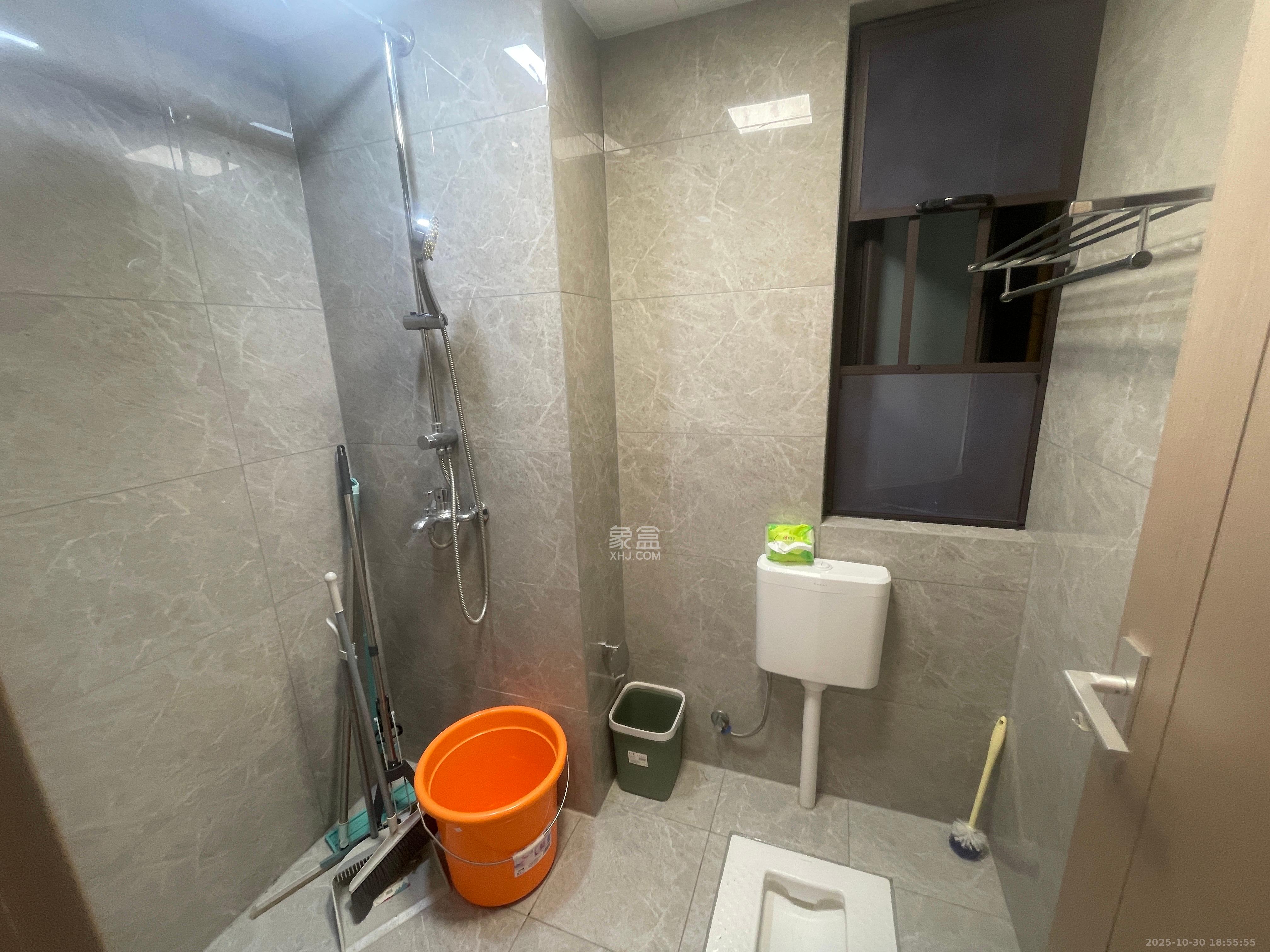 长房星城天地  3室1厅1卫    4200.0元/月室内图