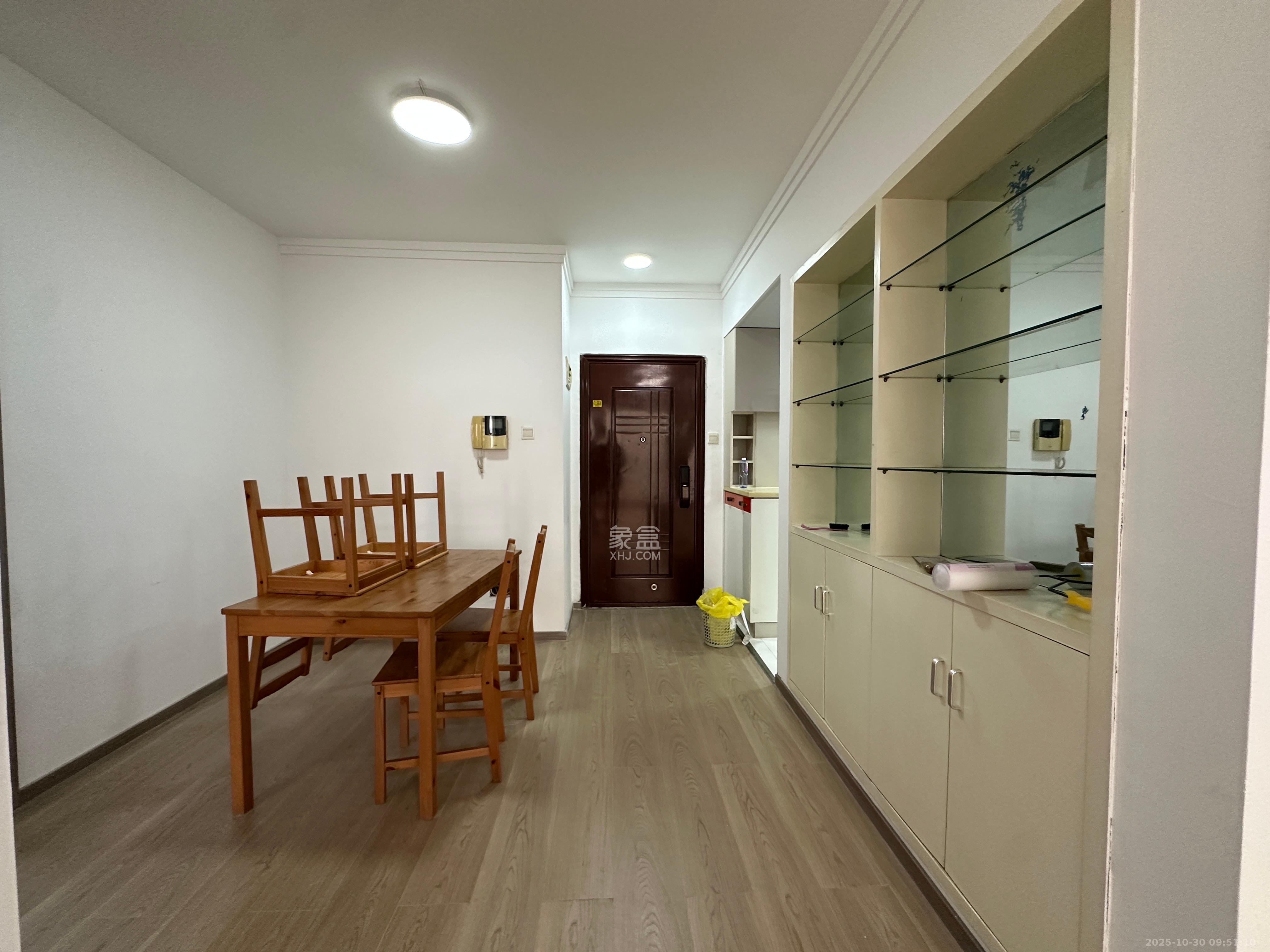 芙蓉公馆  2室2厅1卫    2600.0元/月 芙蓉公馆  2室2厅1卫    2600.0元/月室内图