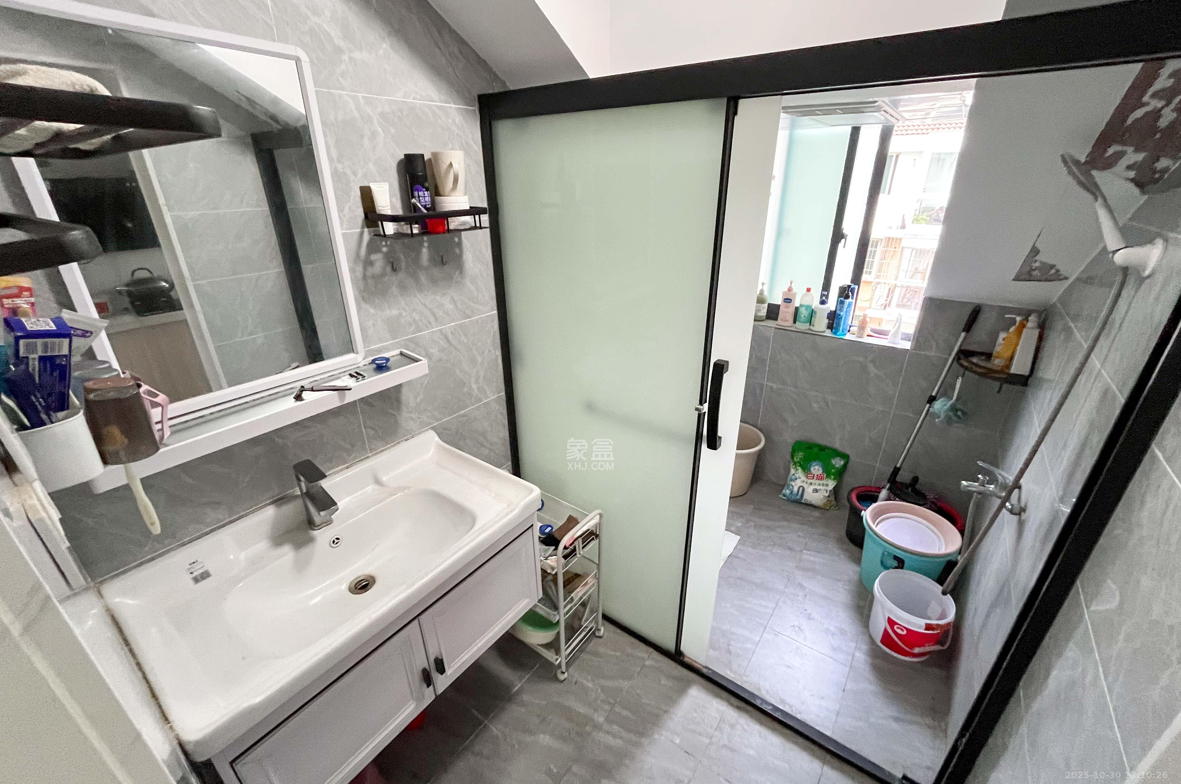 恩瑞麓山名园(龙王港小区)  2室1厅1卫    39.0万 恩瑞麓山名园(龙王港小区)  2室1厅1卫    39.0万卫生间