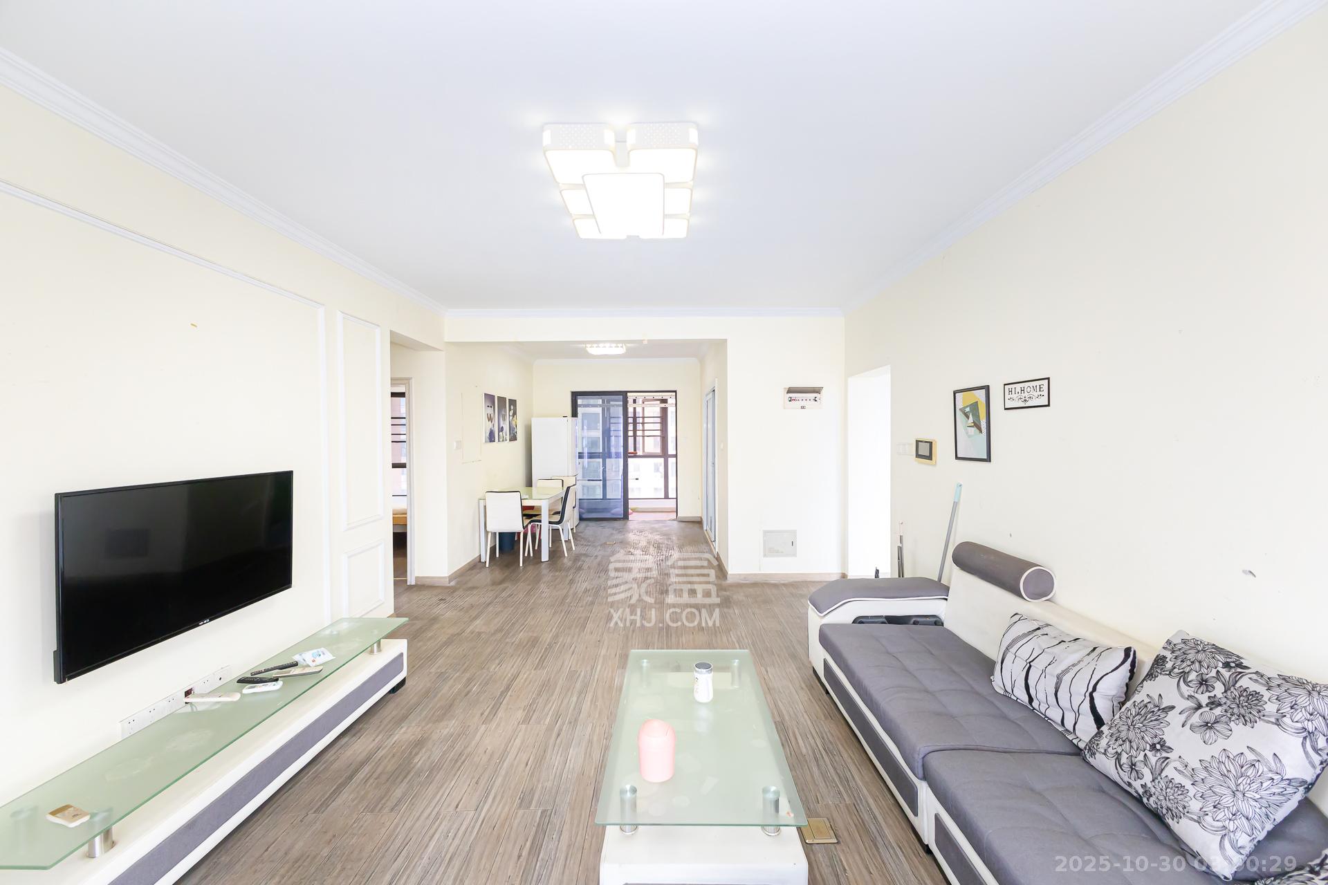 润和又一城  3室2厅2卫    82.0万 润和又一城  3室2厅2卫    82.0万客厅