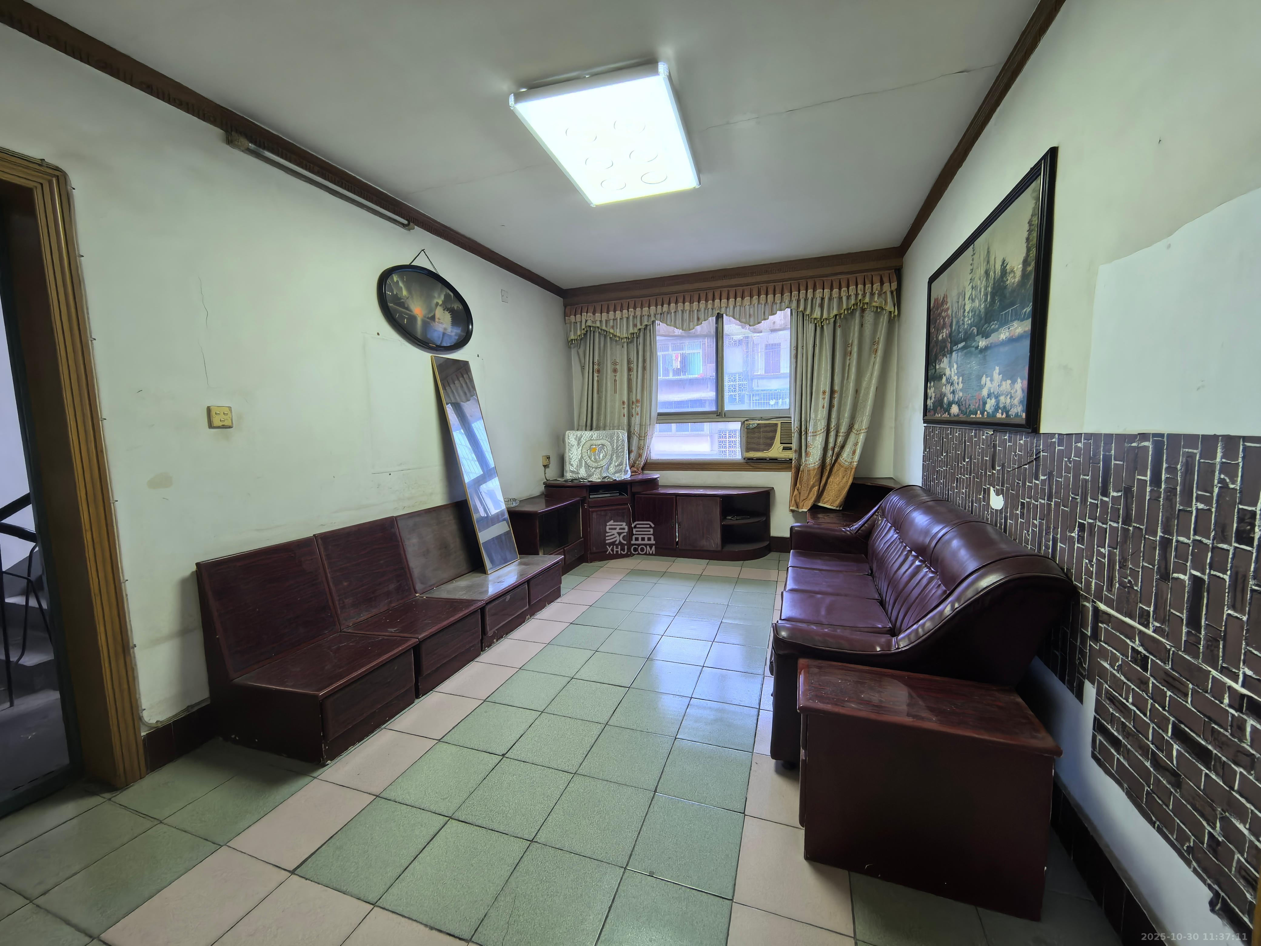 天凯东苑  2室2厅1卫    1700.0元/月