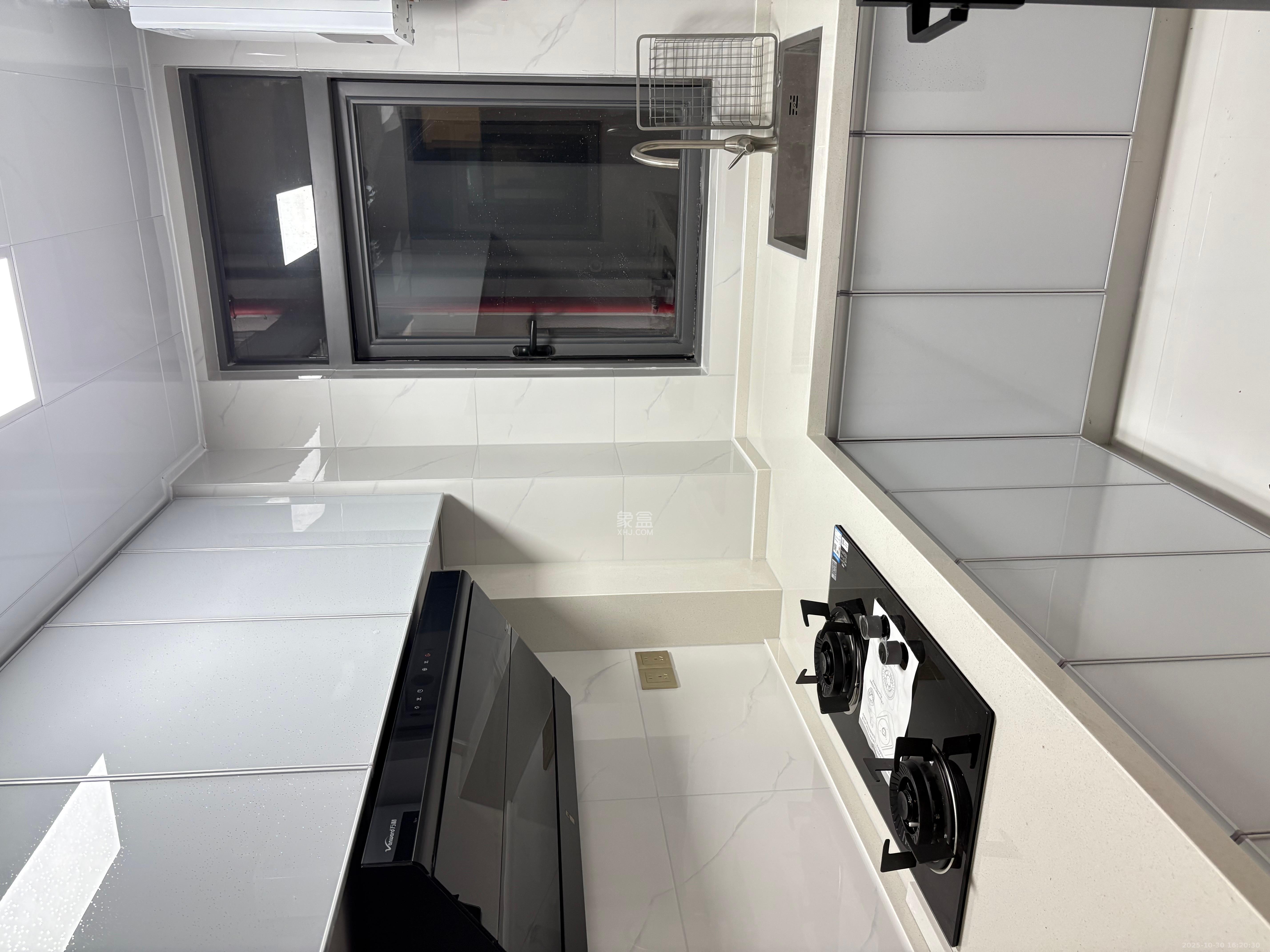 湖湘时代名邸公园壹号  2室1厅1卫    2400.0元/月 湖湘时代名邸公园壹号  2室1厅1卫    2400.0元/月室内图