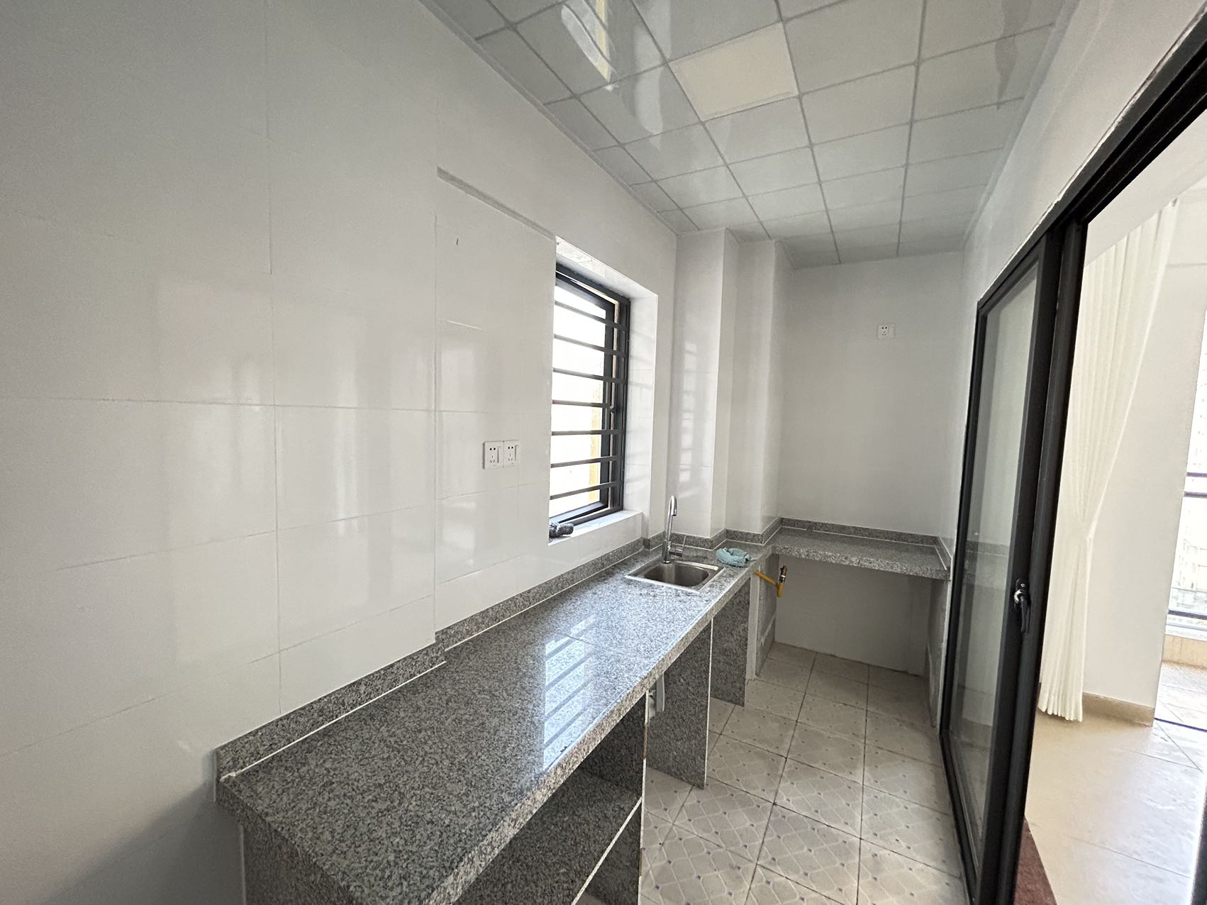 天德园  4室2厅2卫    3200.0元/月 天德园  4室2厅2卫    3200.0元/月室内图