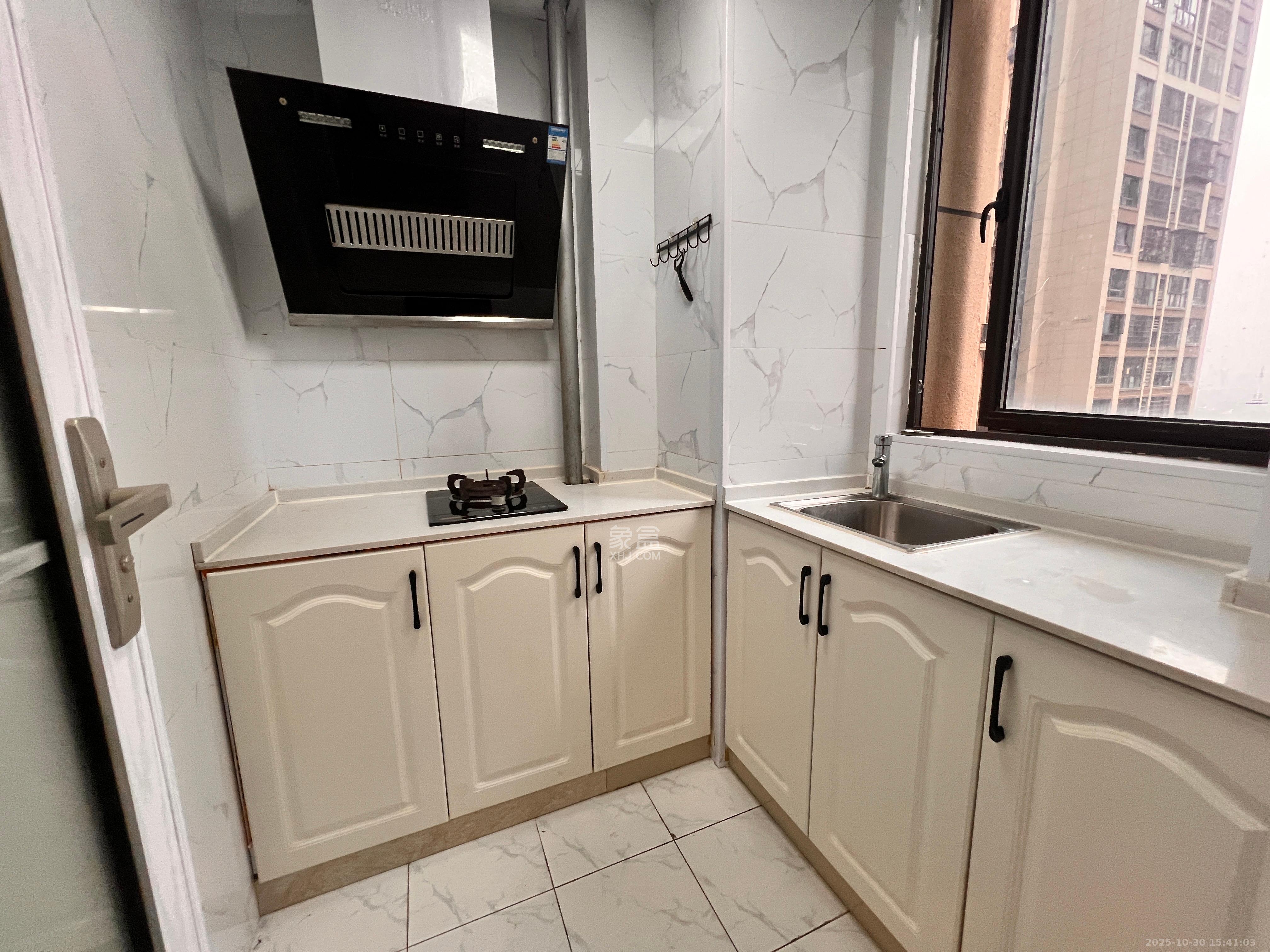 国泰九龙湾  1室0厅0卫    1700.0元/月室内图