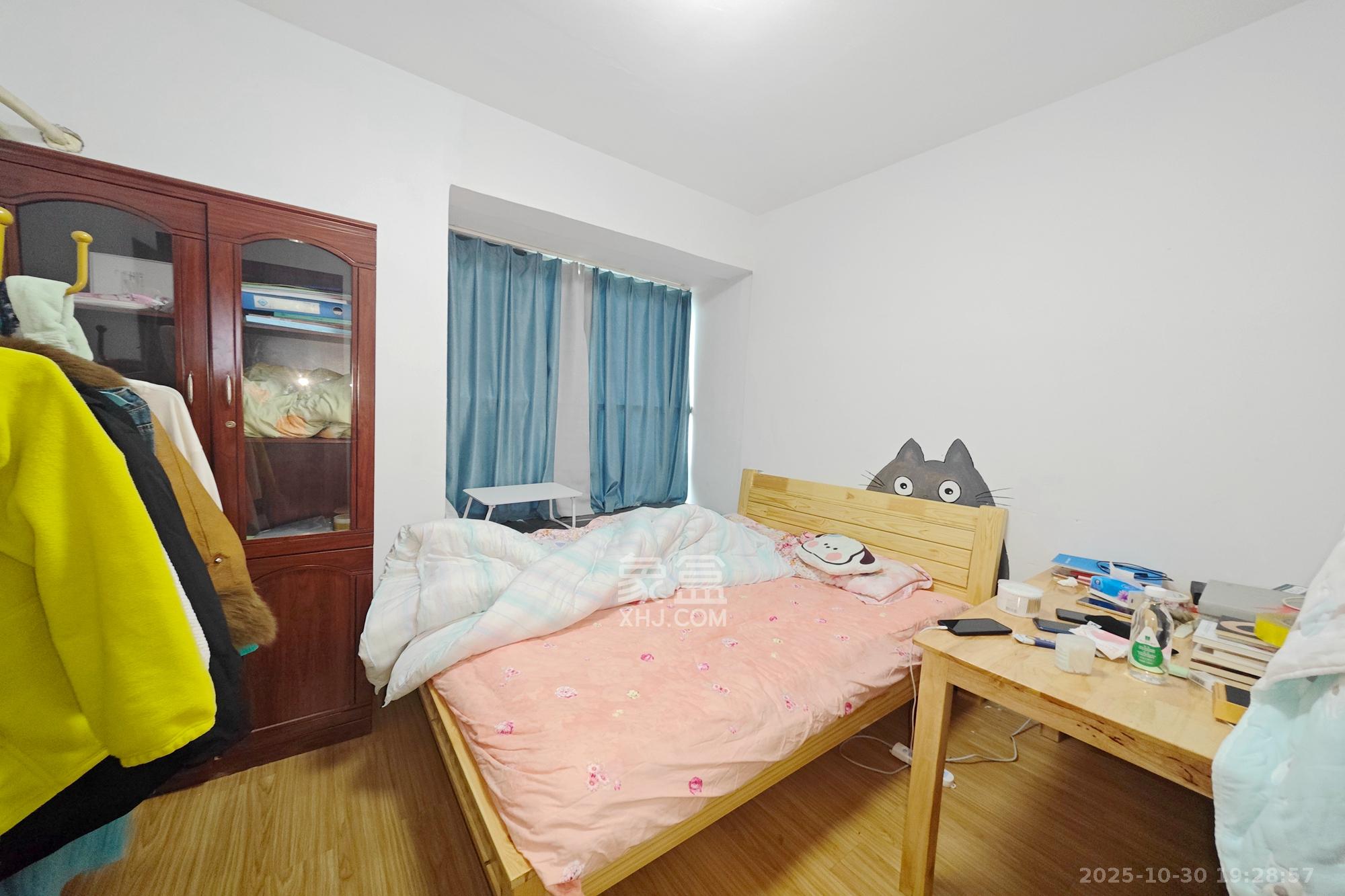 新城新世界一二三期  3室2厅1卫    90.0万卧室