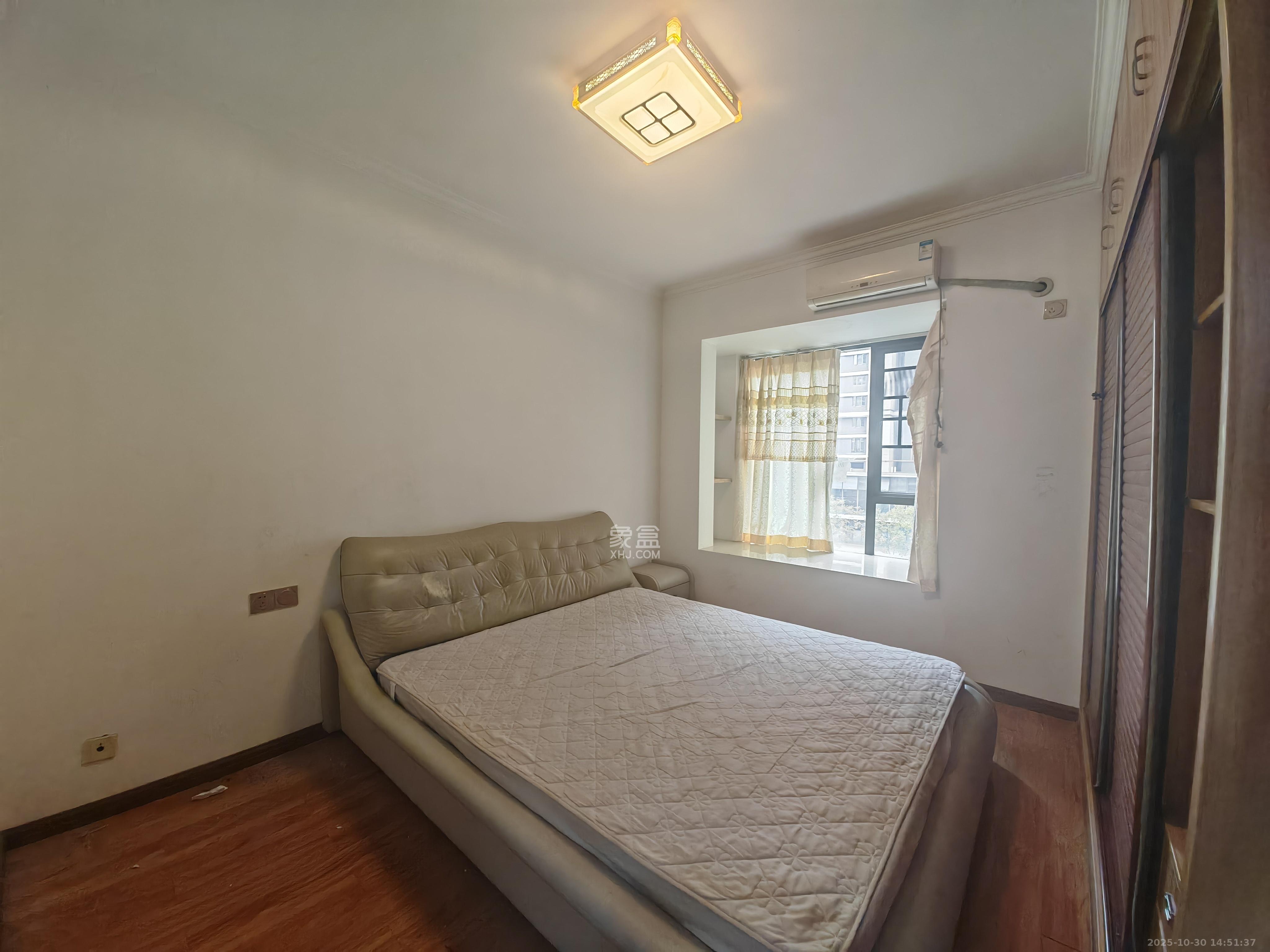 滨江一号（丰泰花园）  3室2厅2卫    2600.0元/月室内图