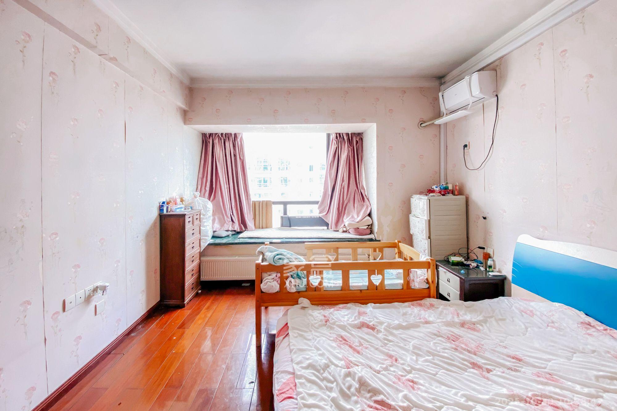 金麓国际  3室1厅1卫    2800.0元/月室内图