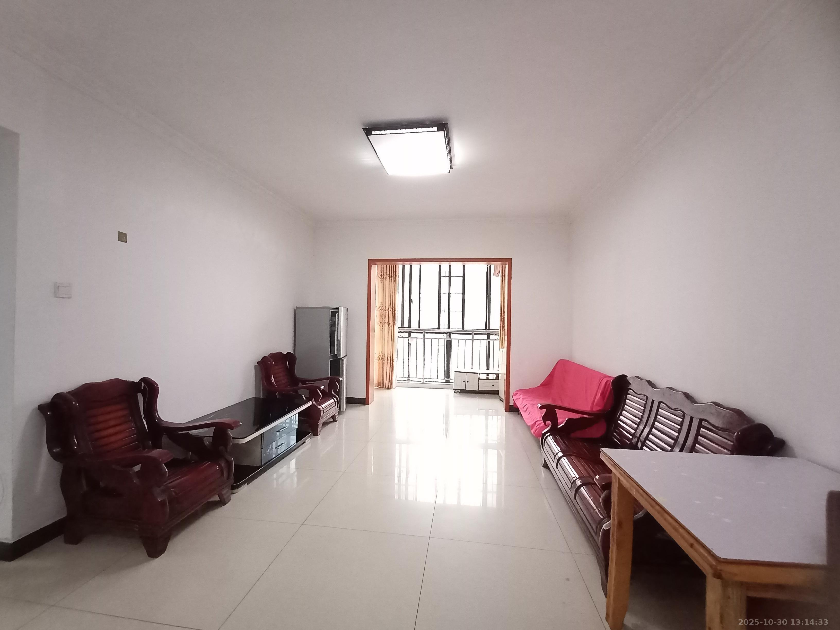 岳华嘉园  2室2厅1卫    1900.0元/月 岳华嘉园  2室2厅1卫    1900.0元/月室内图