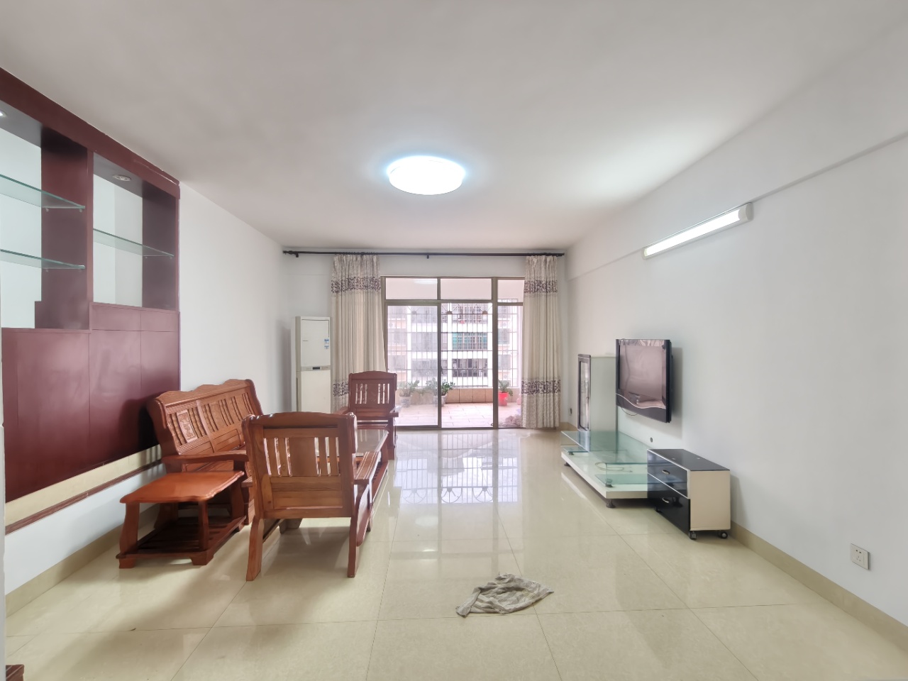 南海绿洲 3室2厅2卫 2900.0元/月 南海绿洲 3室2厅2卫 2900.0元/月室内图