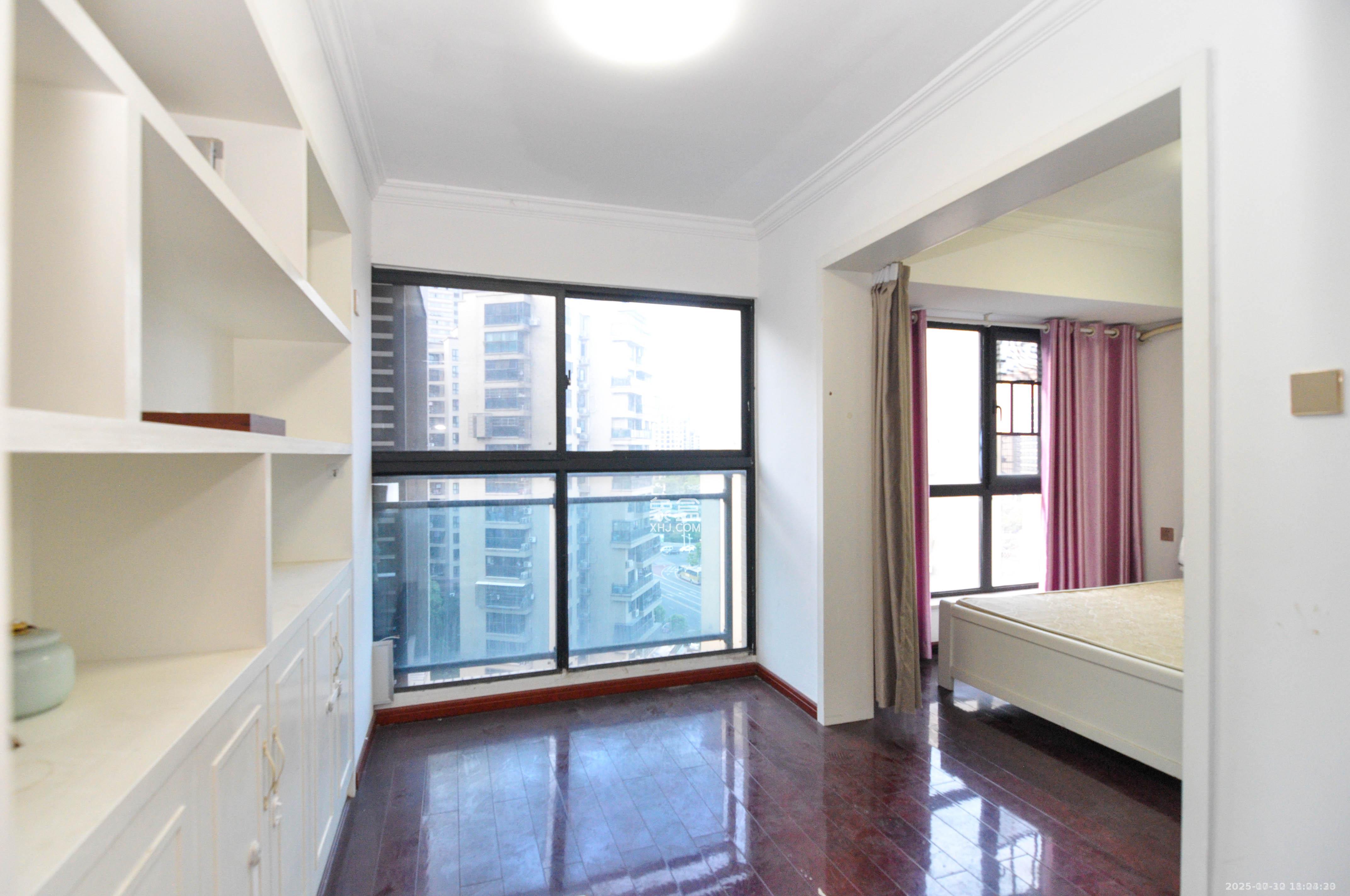 阿普阿布  3室2厅2卫    2700.0元/月室内图