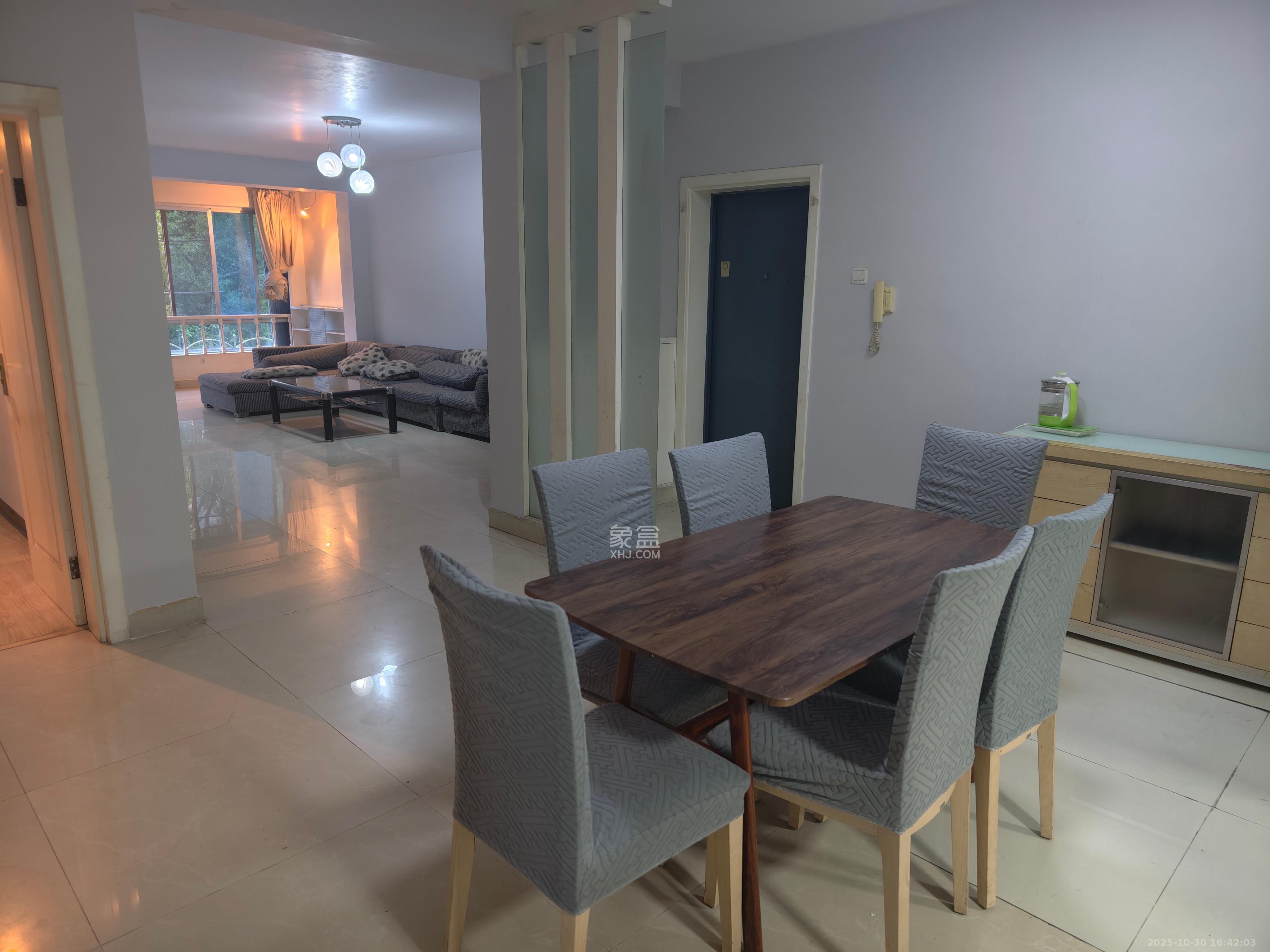 翡翠林居 3室2厅2卫 1800.0元/月 翡翠林居 3室2厅2卫 1800.0元/月室内图