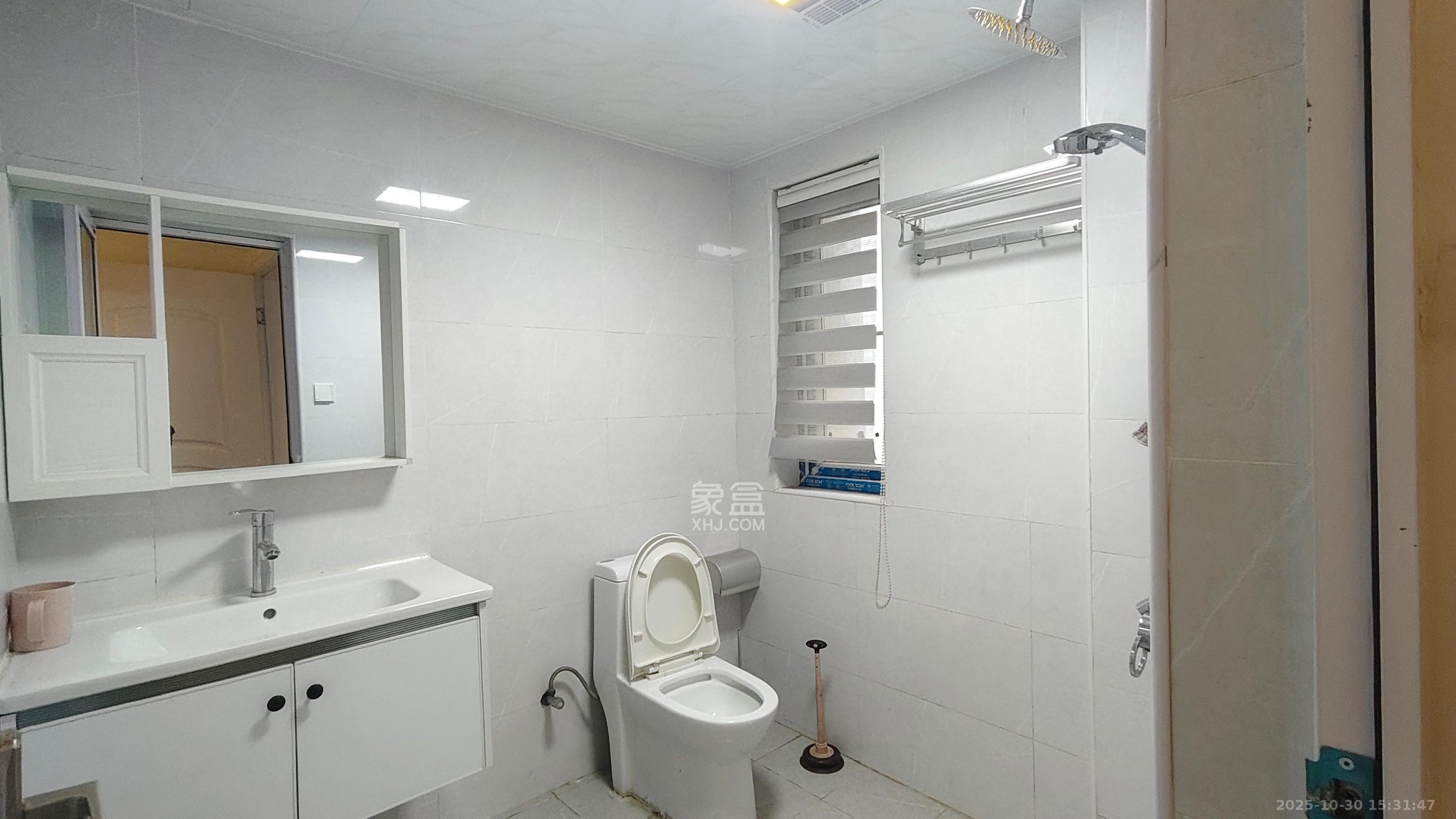 钱隆世家  4室2厅2卫    2600.0元/月室内图