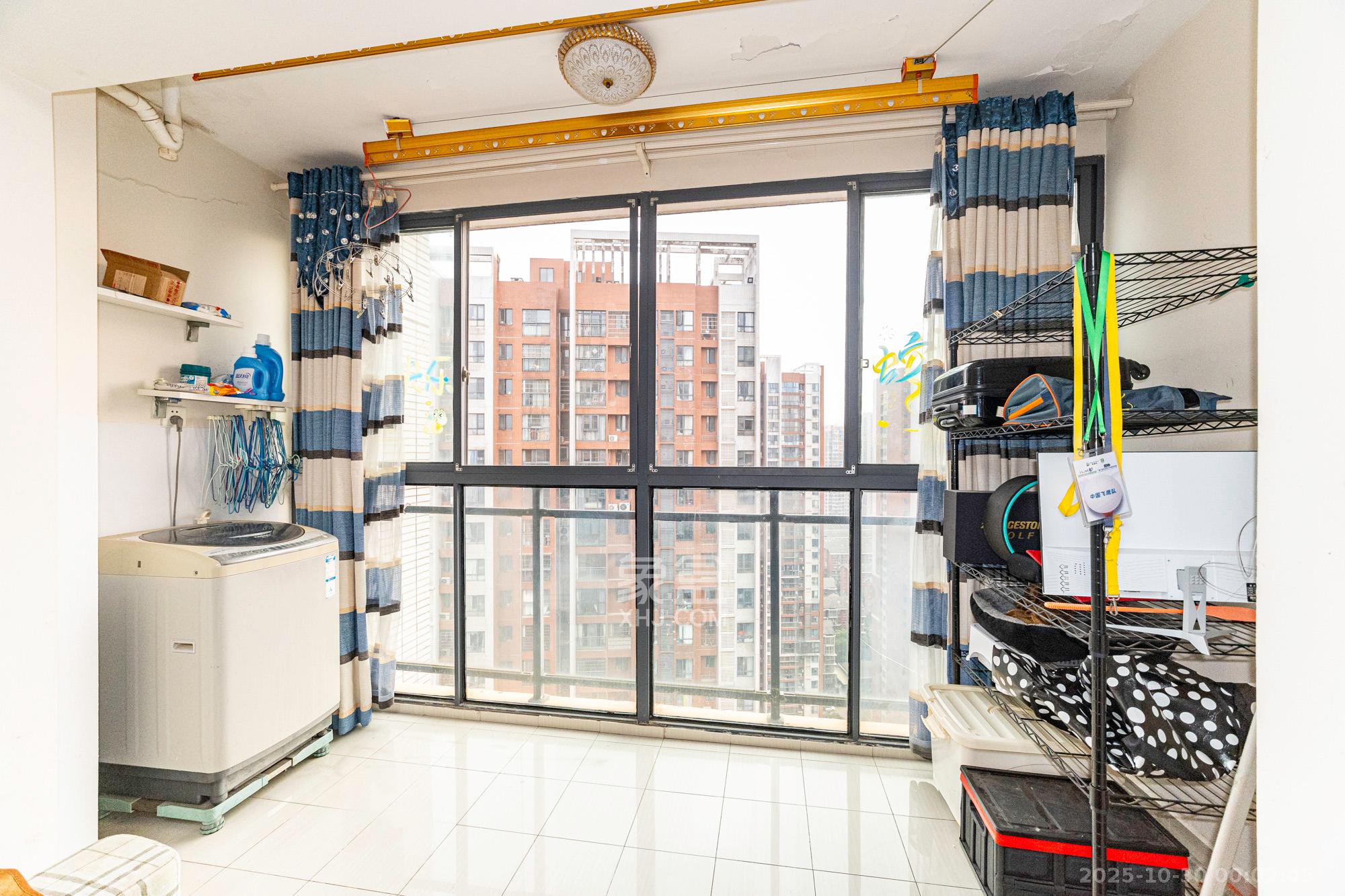 盛地尊域 3室2厅1卫 65.8万 盛地尊域 3室2厅1卫 65.8万阳台