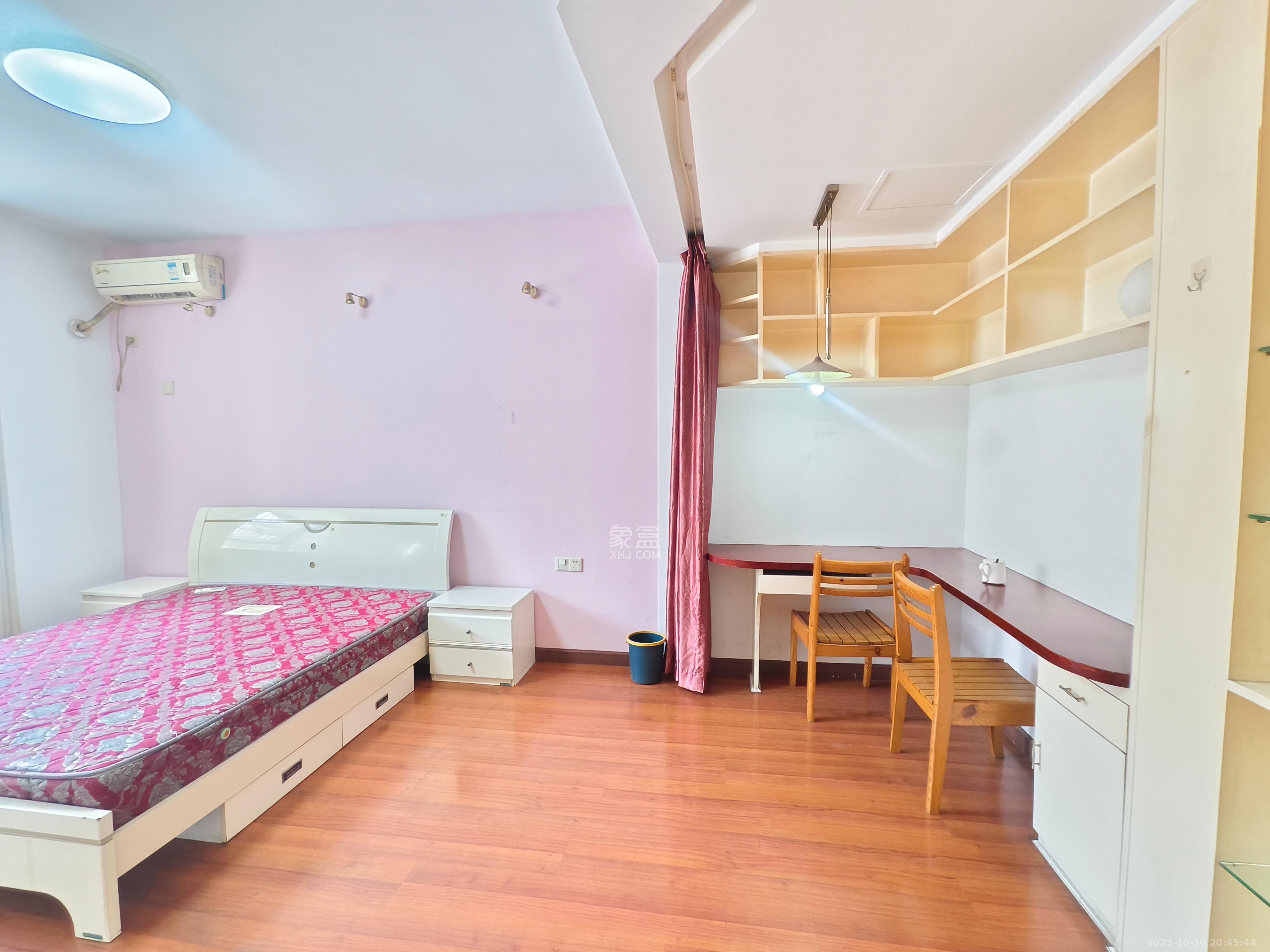 麓谷雅园  3室2厅1卫    1900.0元/月室内图