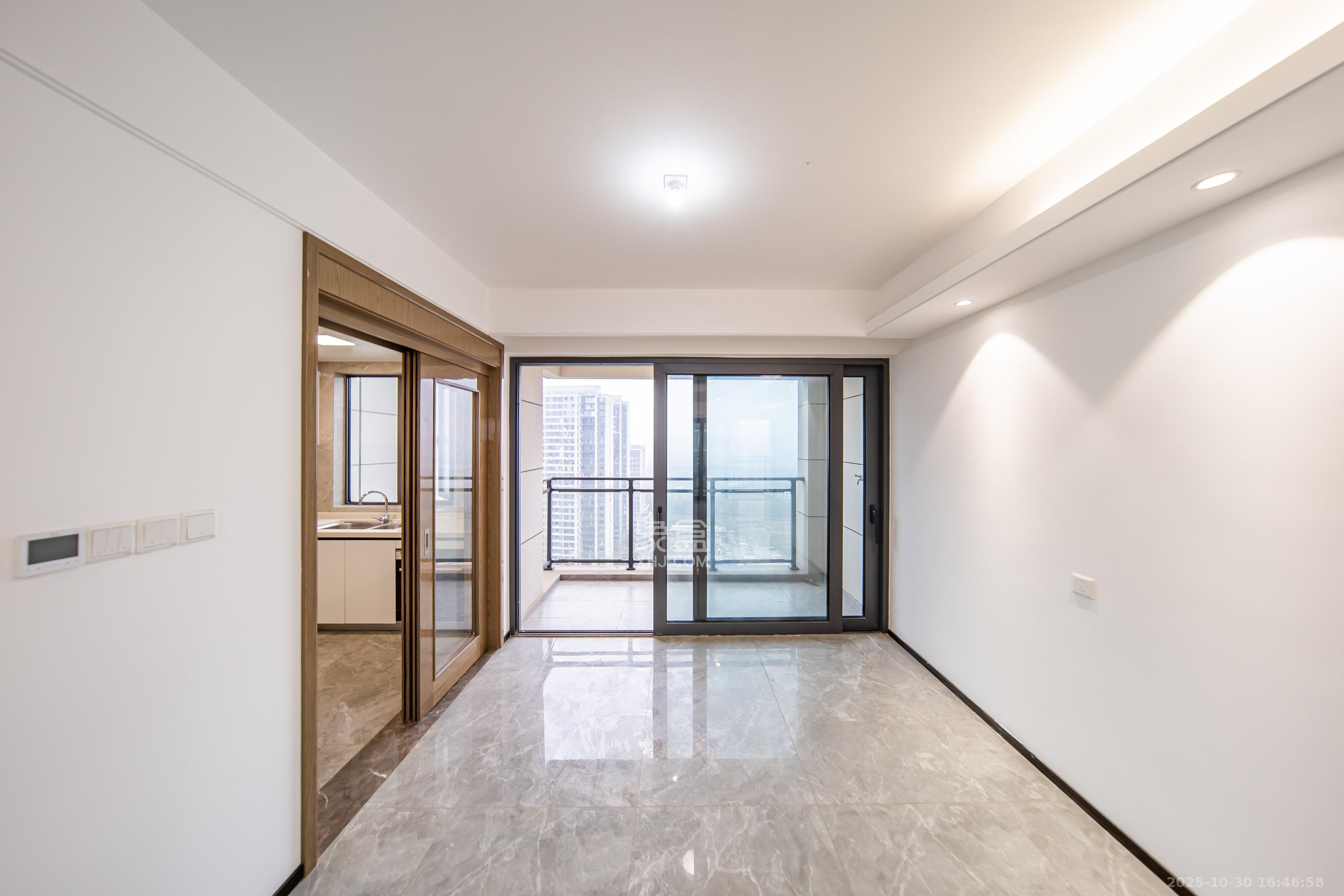 保利天汇  4室2厅2卫    186.8万其他