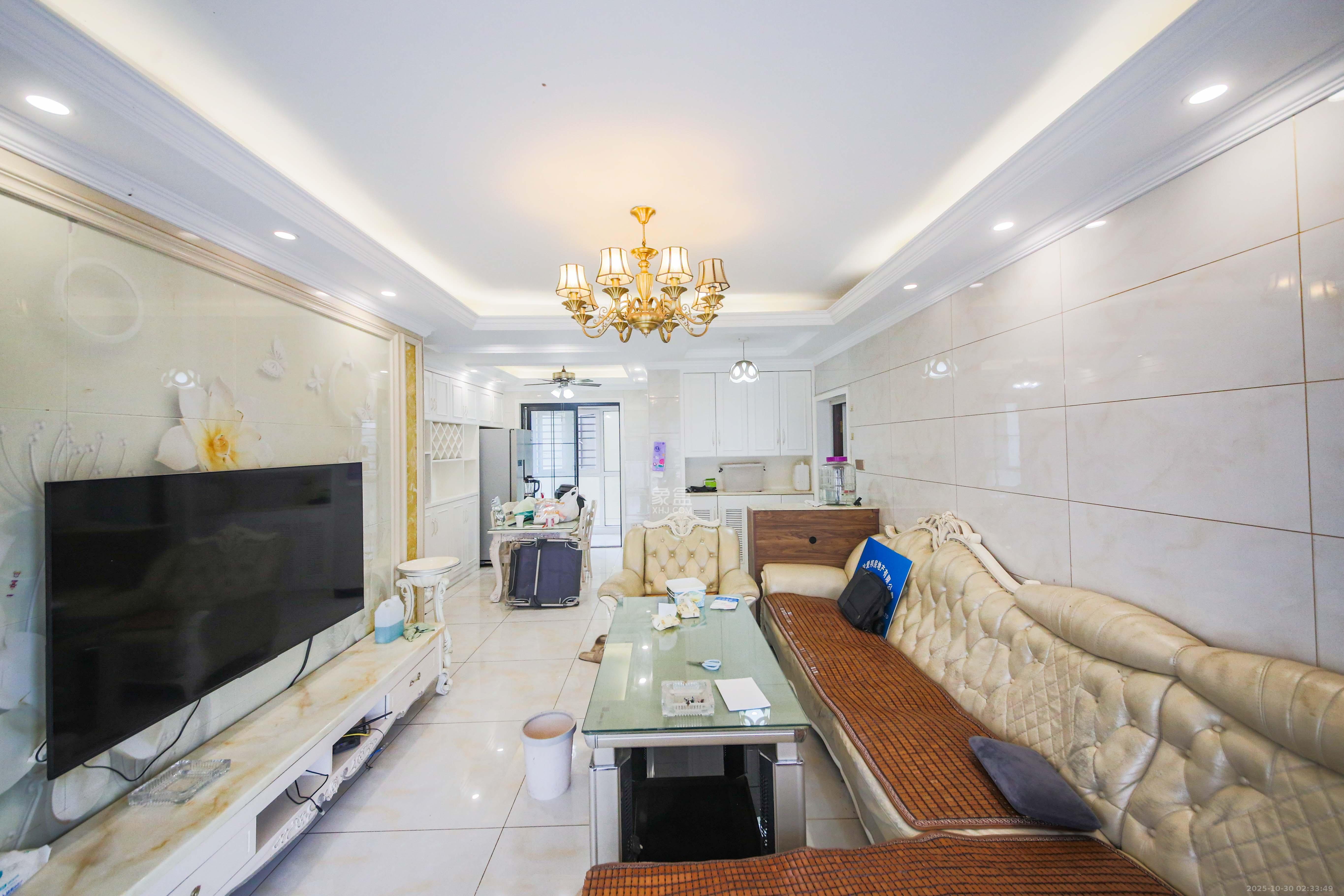 丽水熙园 3室2厅2卫 135.0万 丽水熙园 3室2厅2卫 135.0万客厅