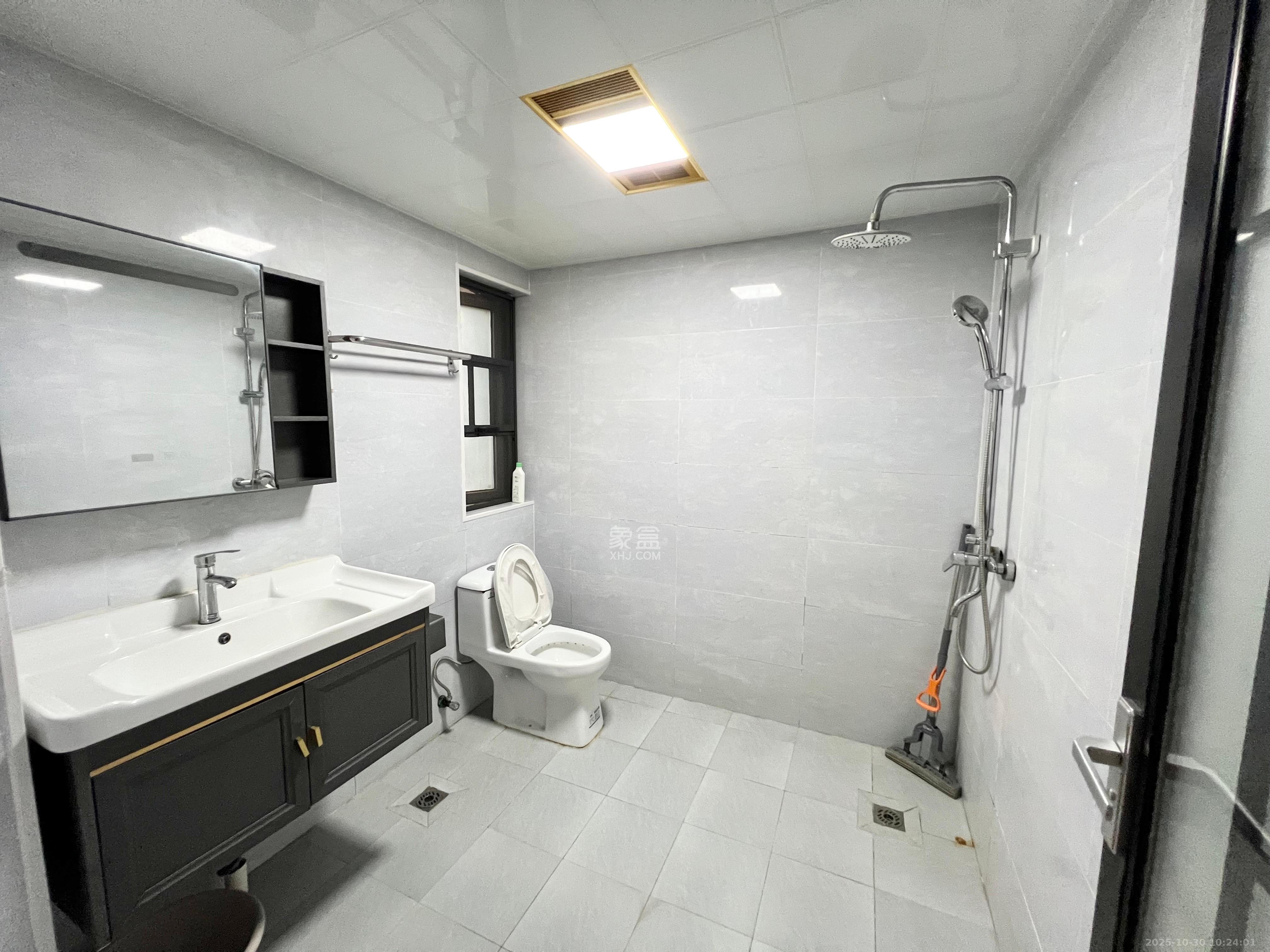 中建悦和城  4室2厅2卫    3200.0元/月室内图