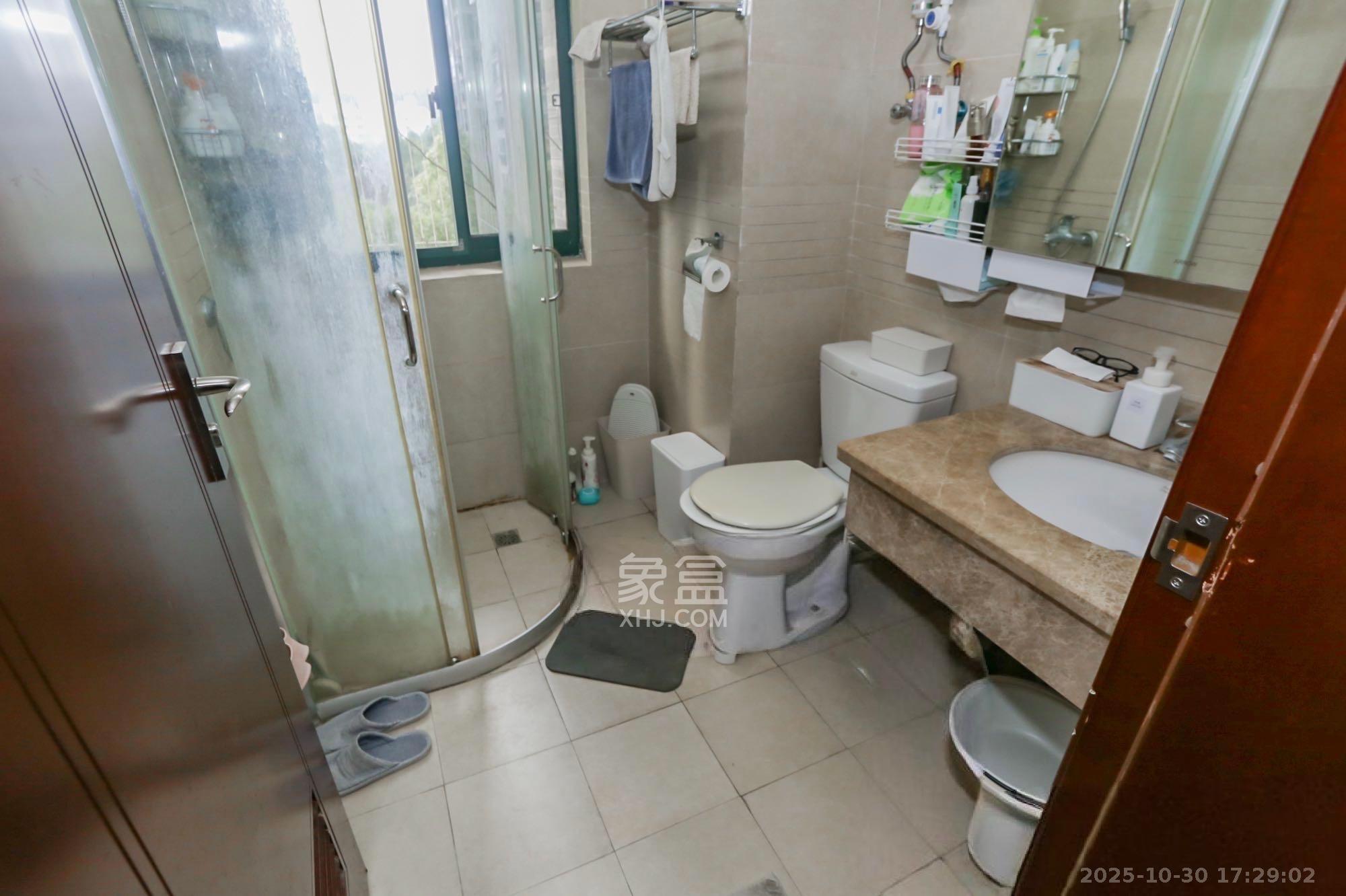 共和世家  3室2厅2卫    3500.0元/月 共和世家  3室2厅2卫    3500.0元/月室内图