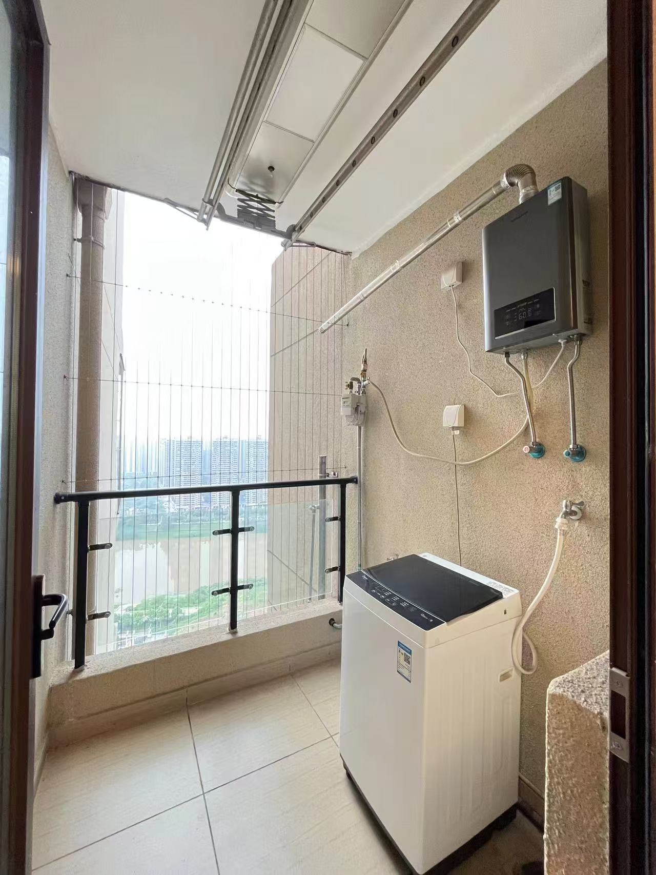 华耀碧桂园十里江湾誉峯  3室0厅0卫    2500.0元/月室内图