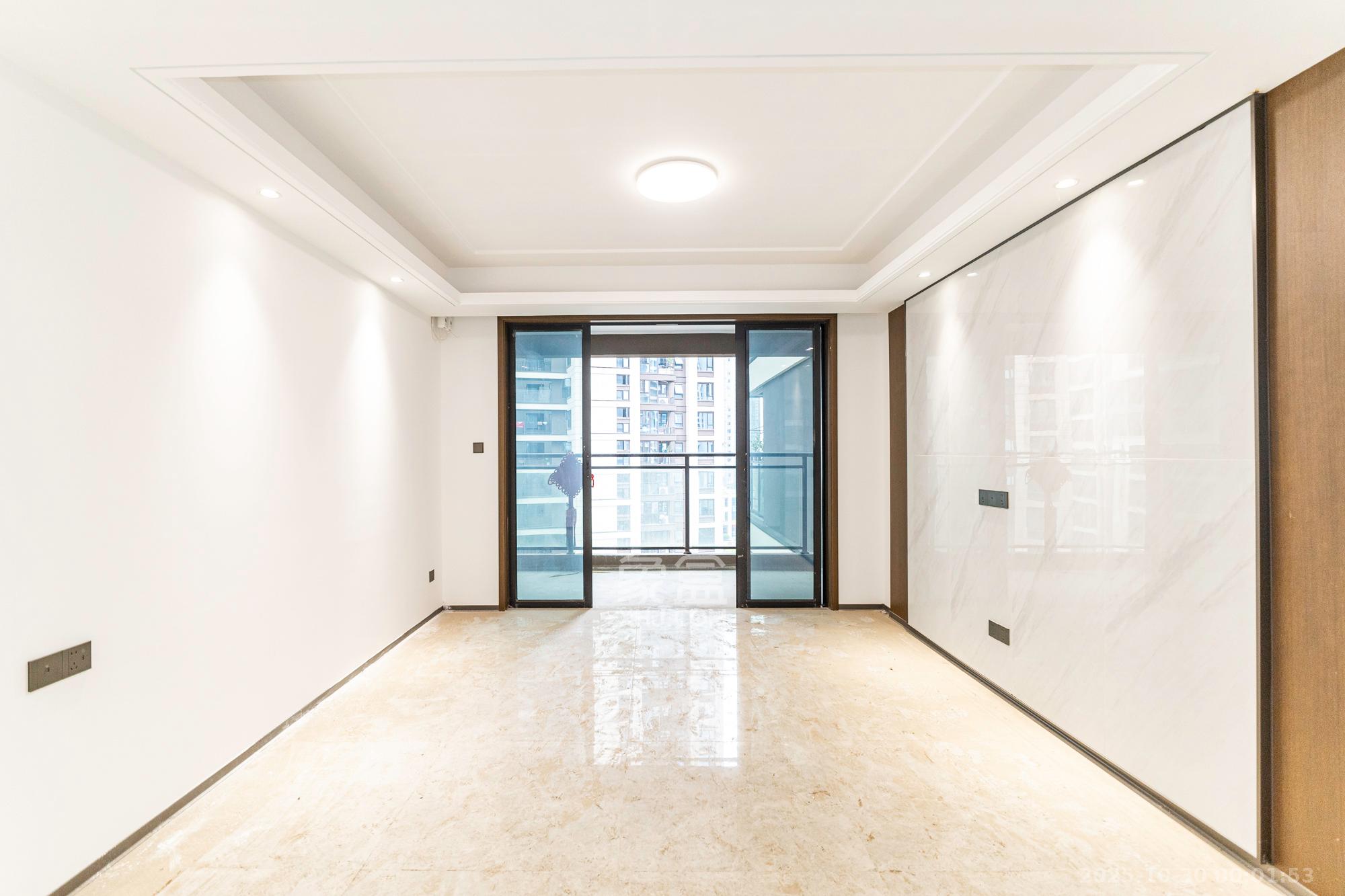 荣盛锦绣学府  4室2厅2卫    103.8万