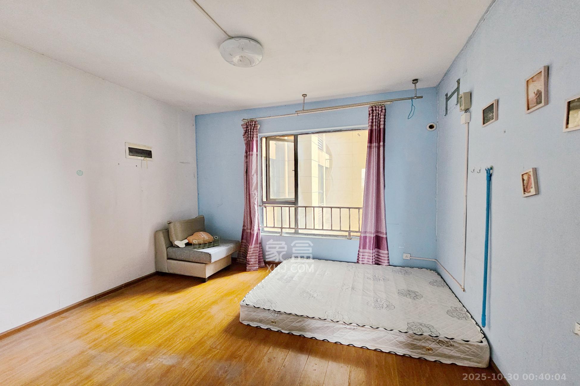 嘉宇盛世华章  4室2厅2卫    115.0万 嘉宇盛世华章  4室2厅2卫    115.0万卧室