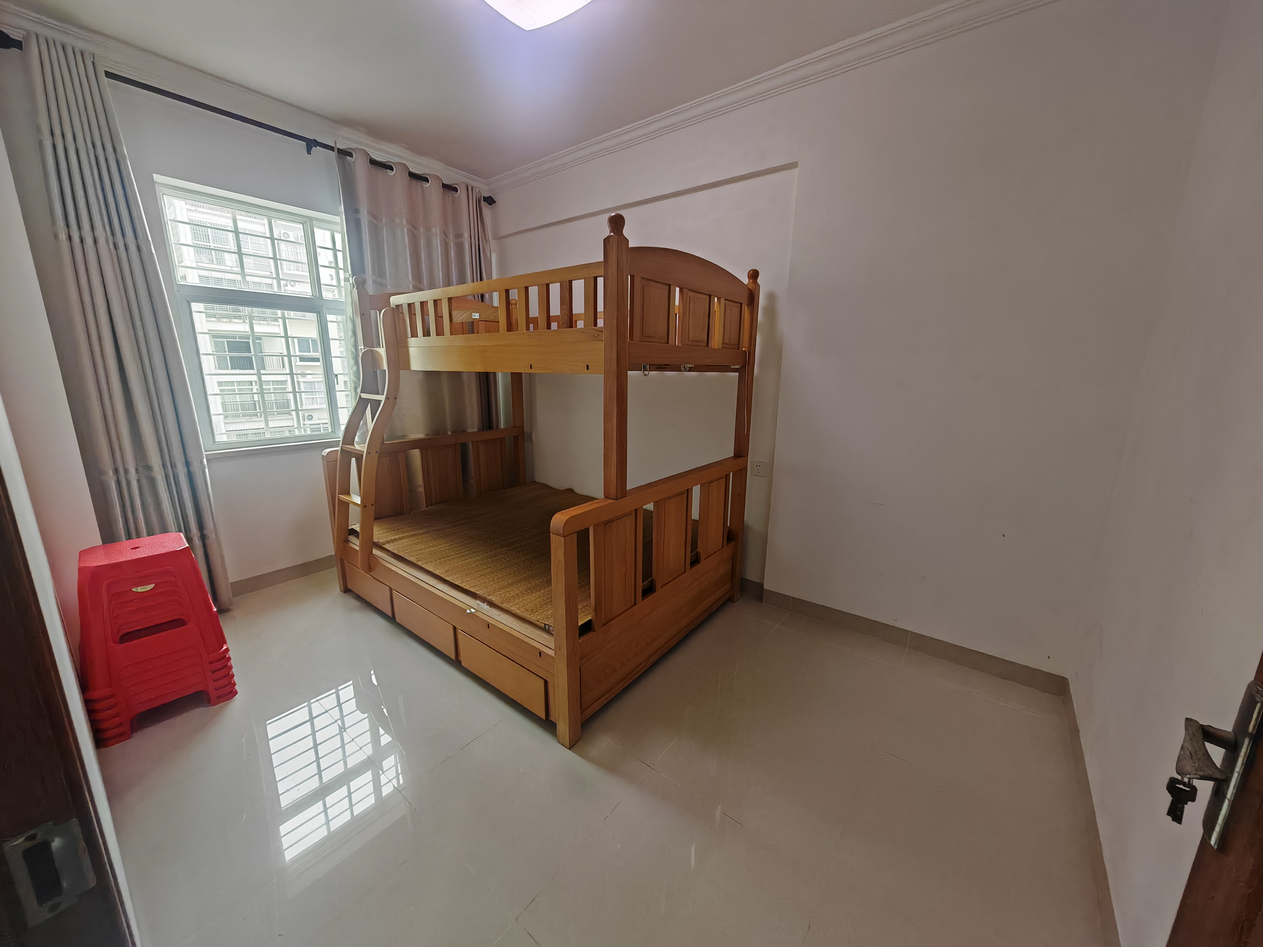 宝泰温泉花园  2室1厅1卫    2400.0元/月室内图