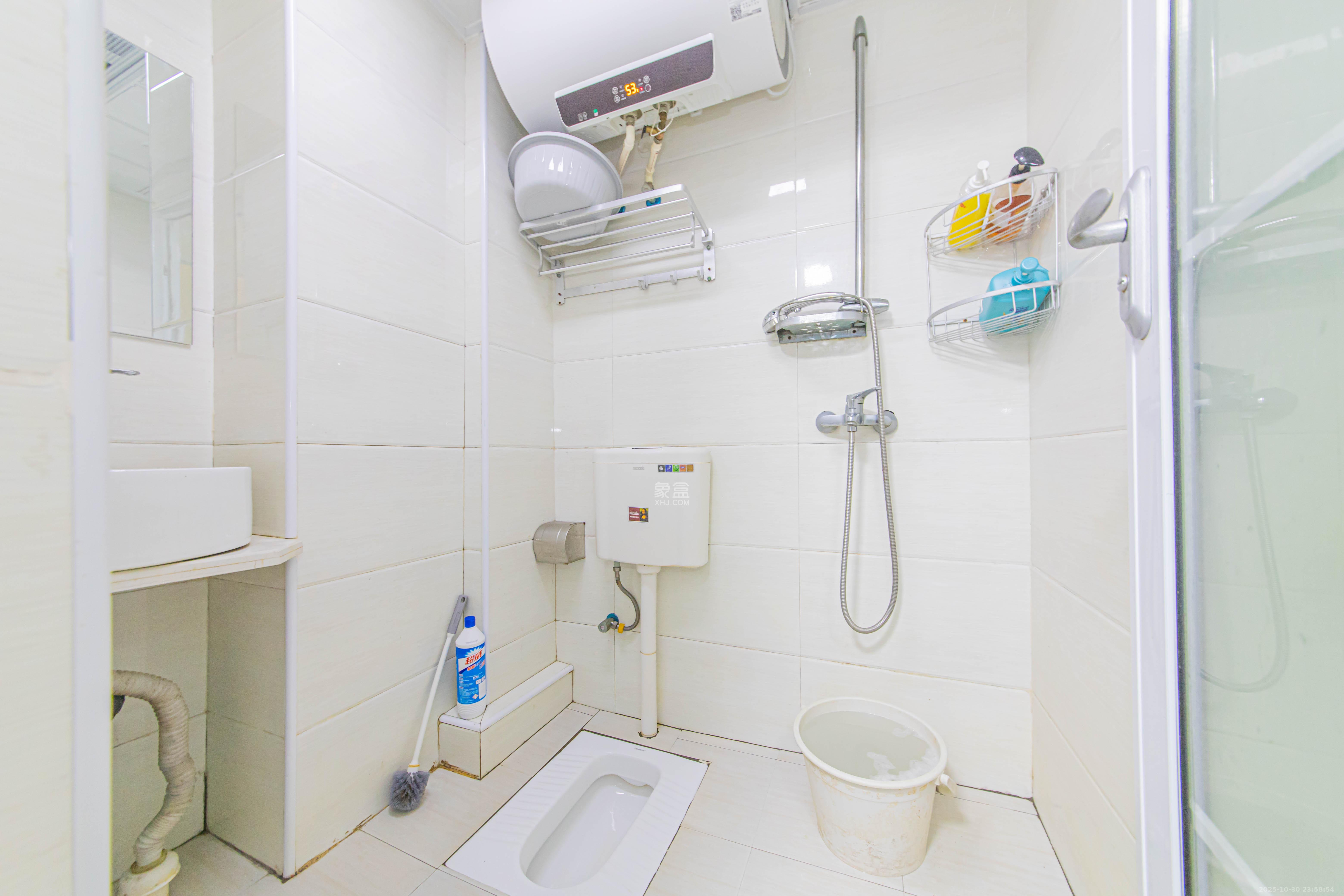 中建芙蓉嘉苑 1室1厅1卫 17.5万 中建芙蓉嘉苑 1室1厅1卫 17.5万卫生间