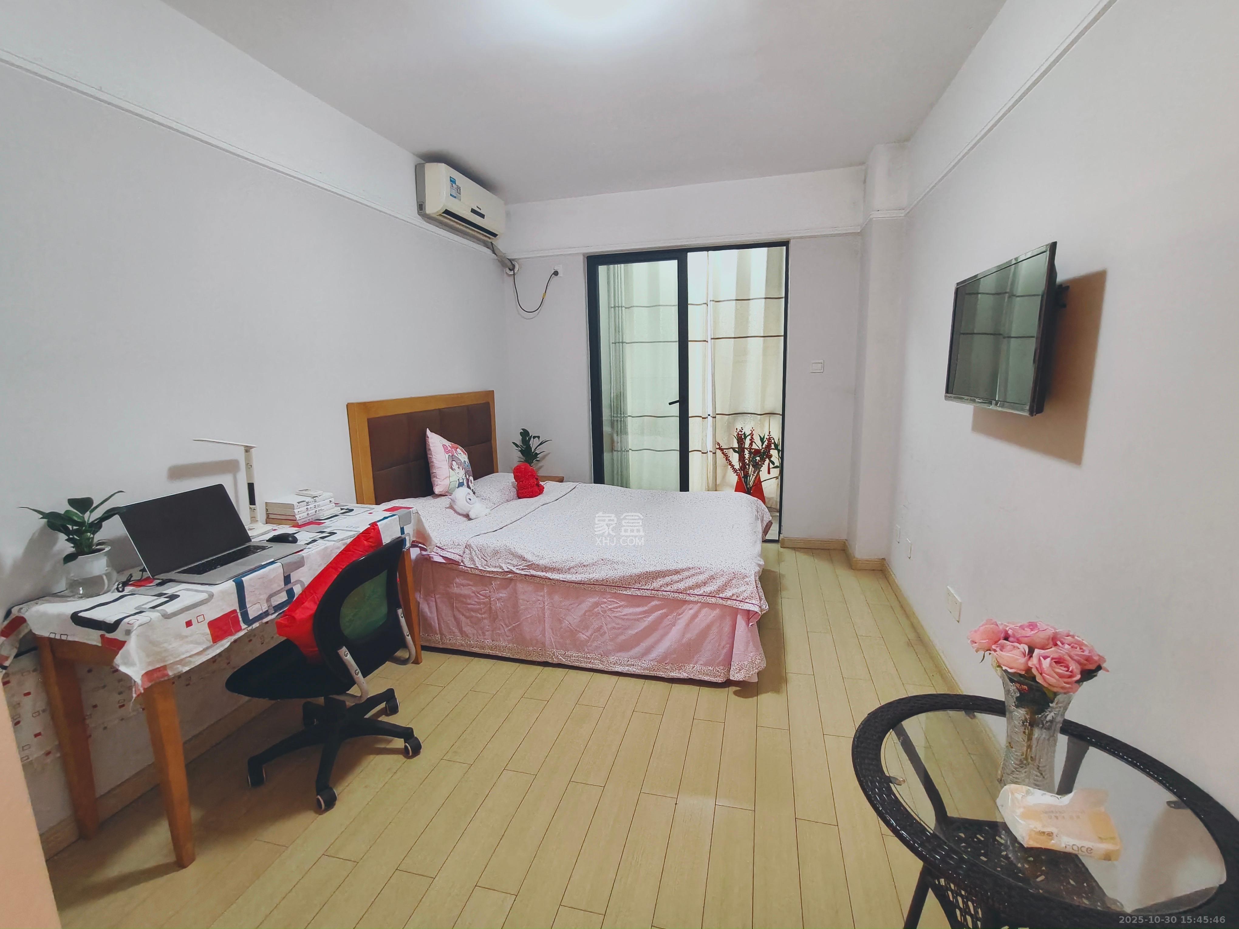 万科城  1室1厅1卫    1300.0元/月 万科城  1室1厅1卫    1300.0元/月