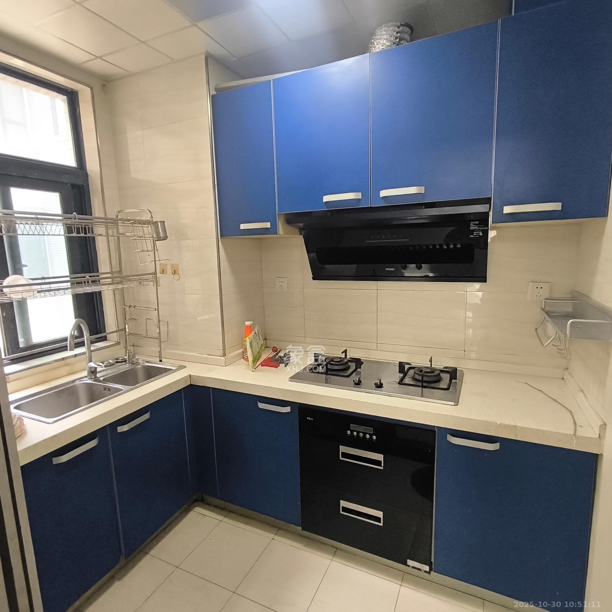 高鑫麓城  2室1厅1卫    2400.0元/月室内图