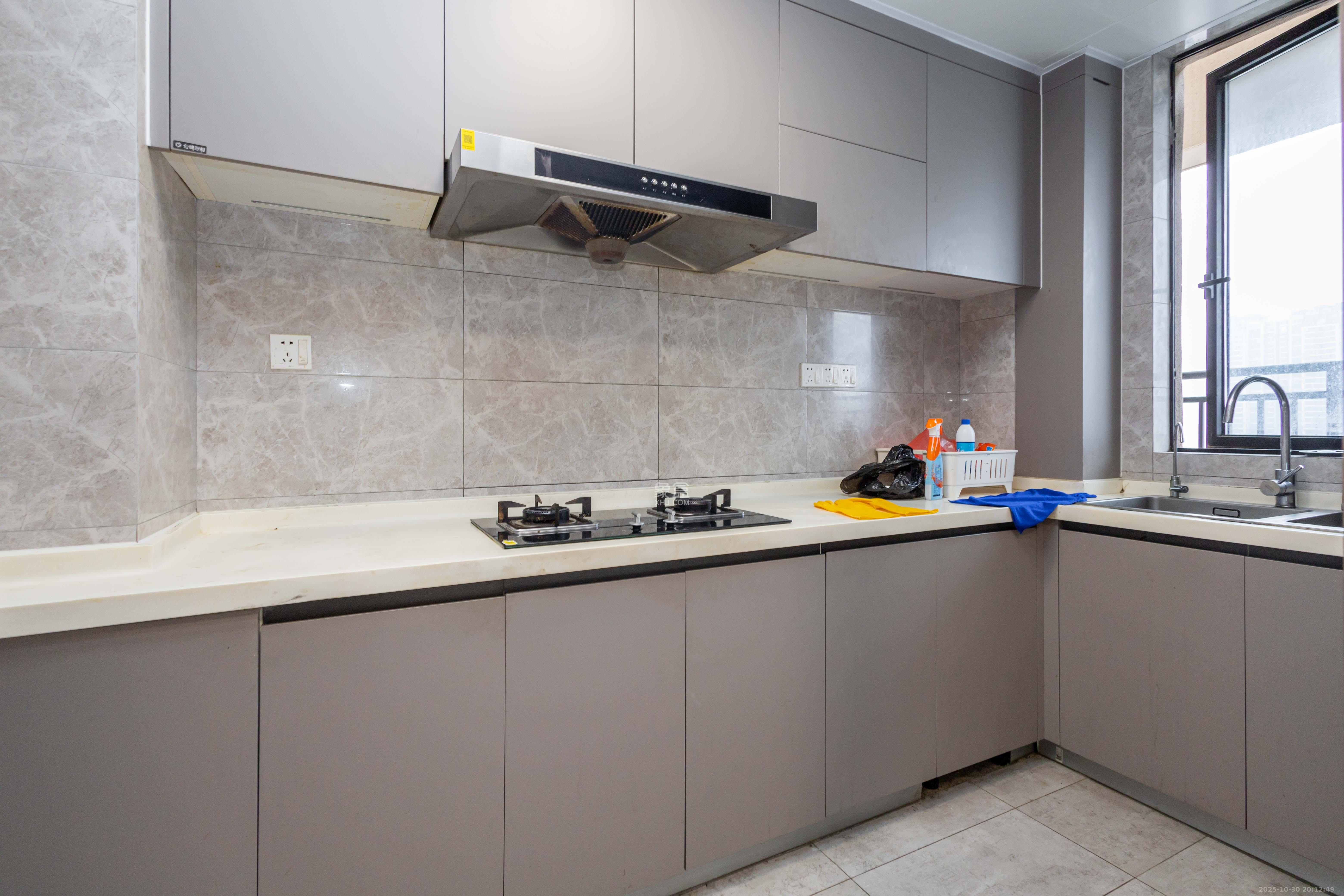 金茂建发观悦  4室2厅2卫    190.0万 金茂建发观悦  4室2厅2卫    190.0万厨房