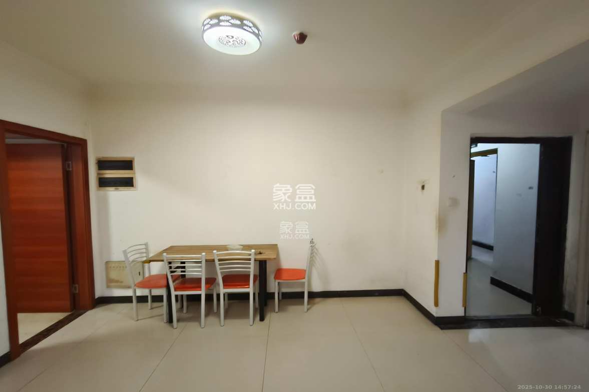 荷韵园  2室2厅1卫    1400.0元/月 荷韵园  2室2厅1卫    1400.0元/月室内图1