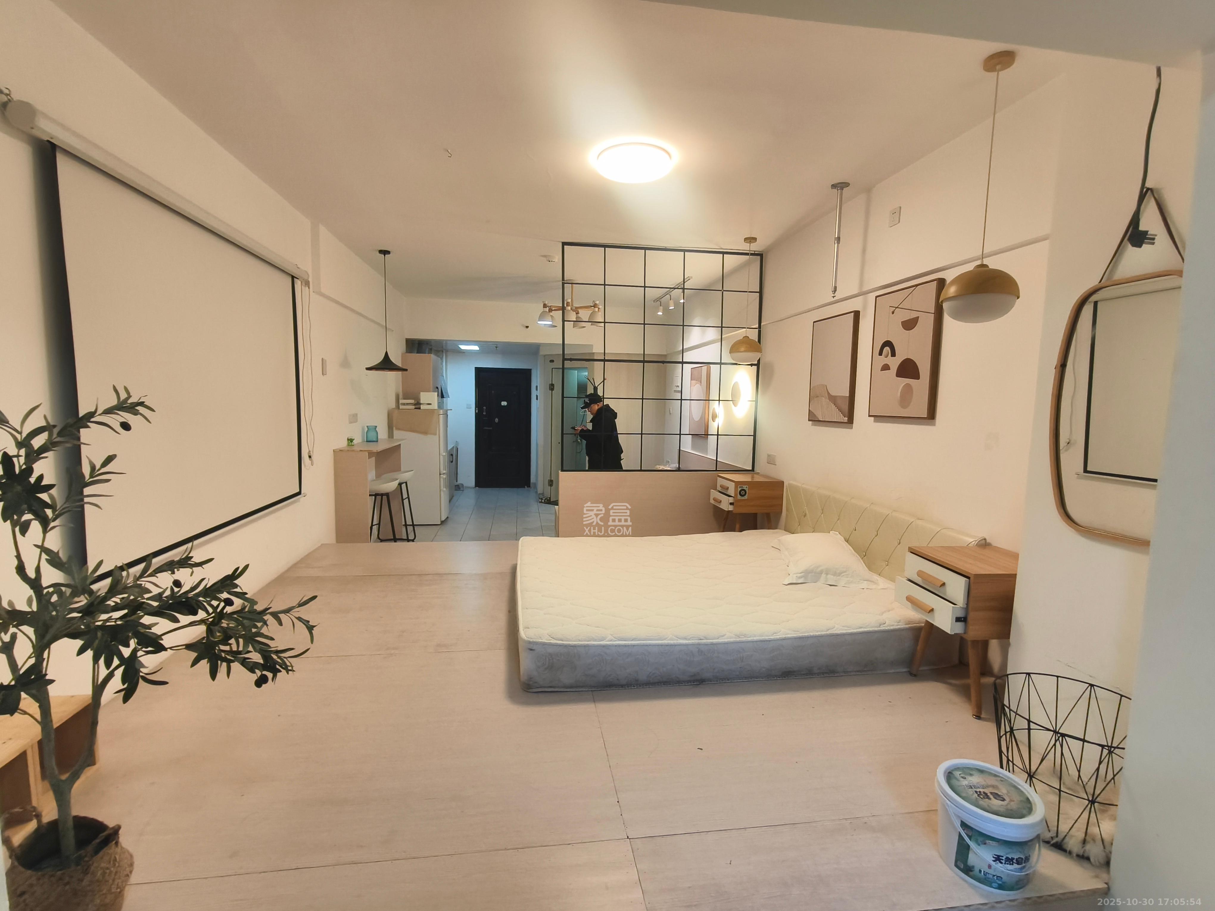 七彩丽都  1室1厅1卫    2000.0元/月室内图