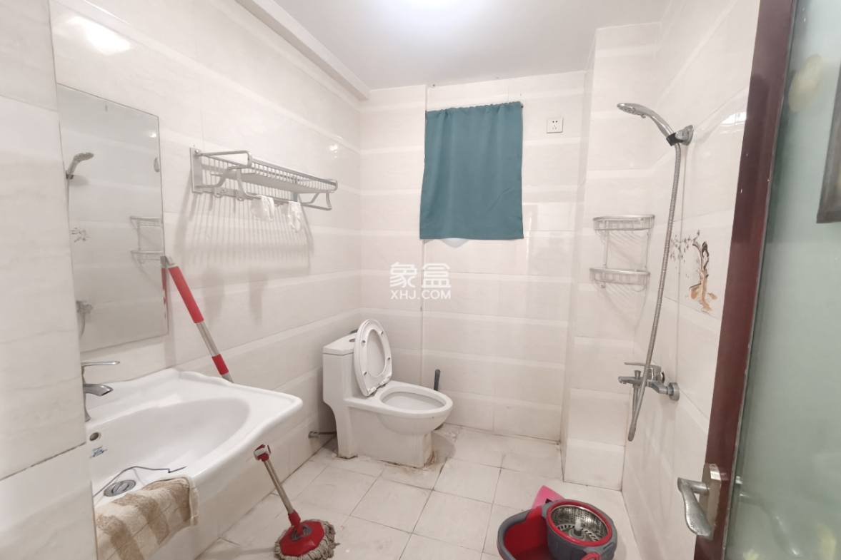 南海绿洲 3室2厅2卫 2900.0元/月 南海绿洲 3室2厅2卫 2900.0元/月室内图